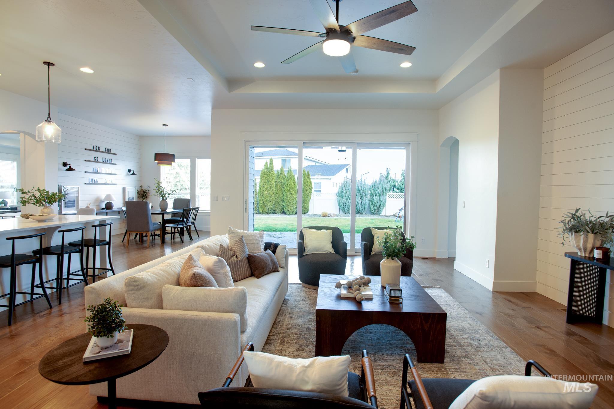 property viewer photo 2