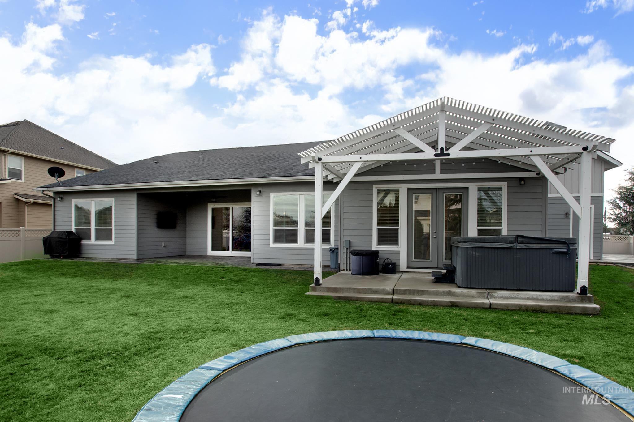 property viewer photo 47