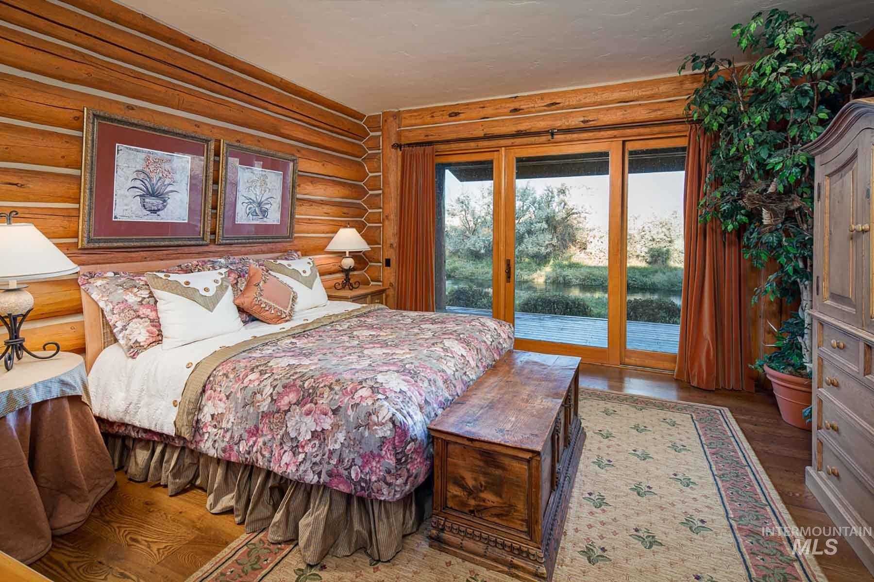 main property photo 14