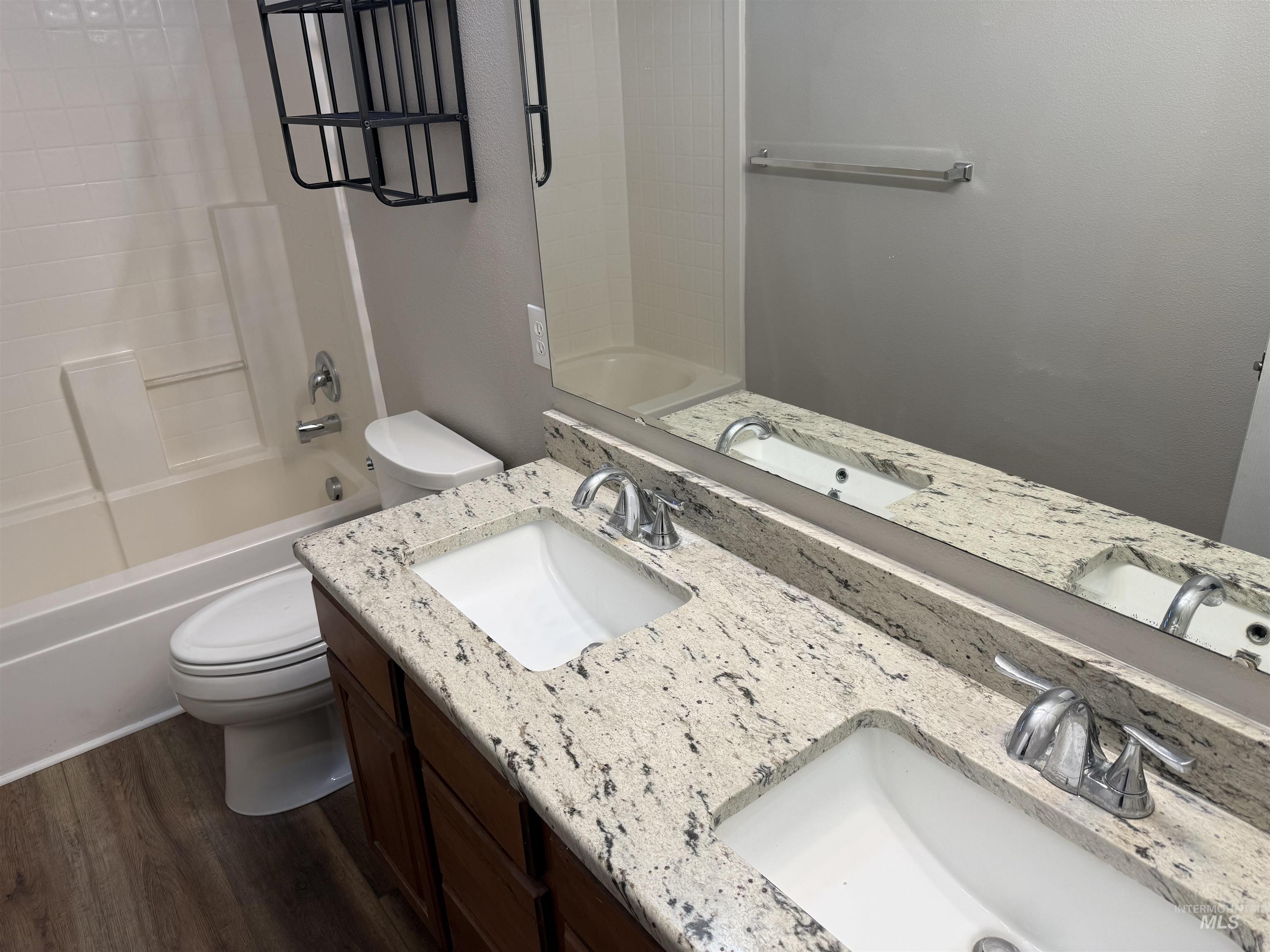 property viewer photo 11