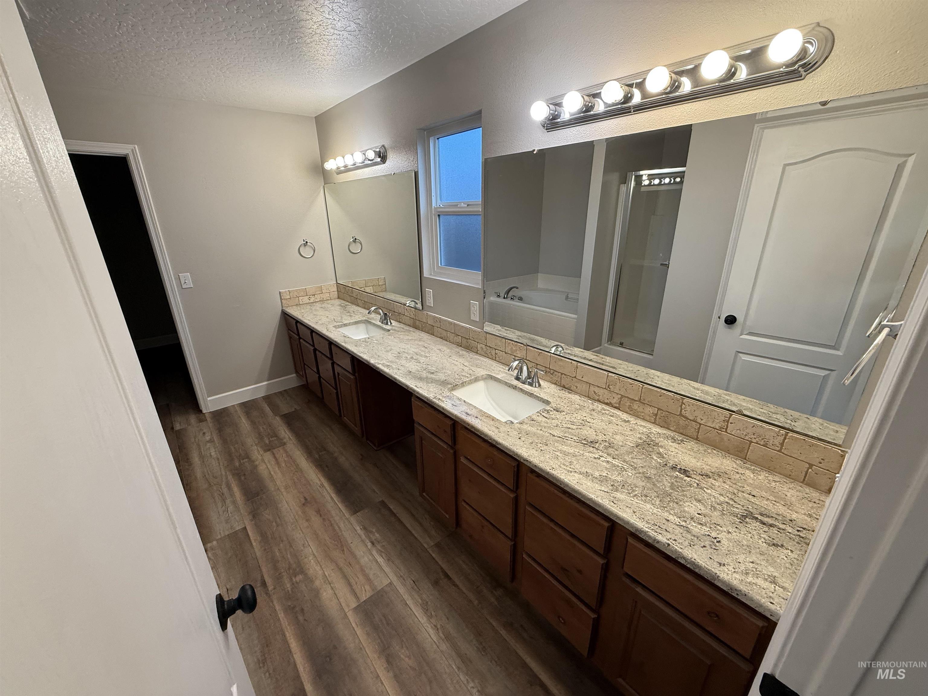 property viewer photo 18