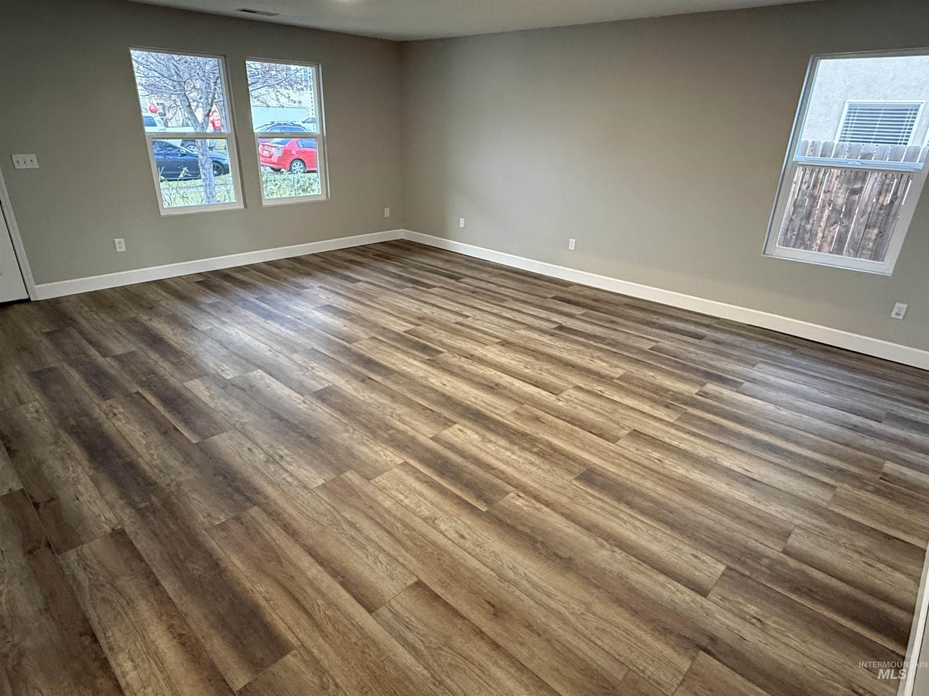 property viewer photo 2