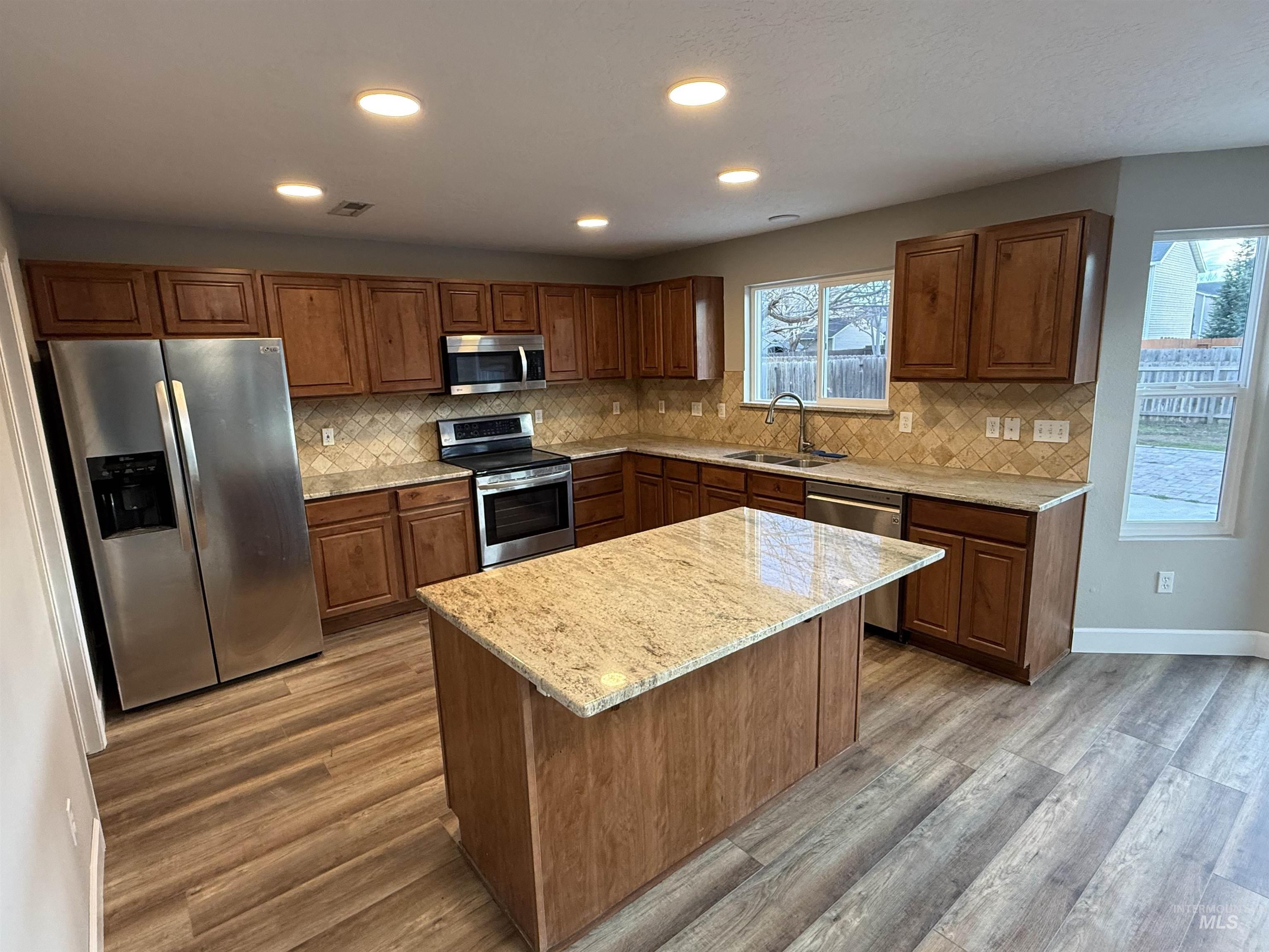 property viewer photo 5