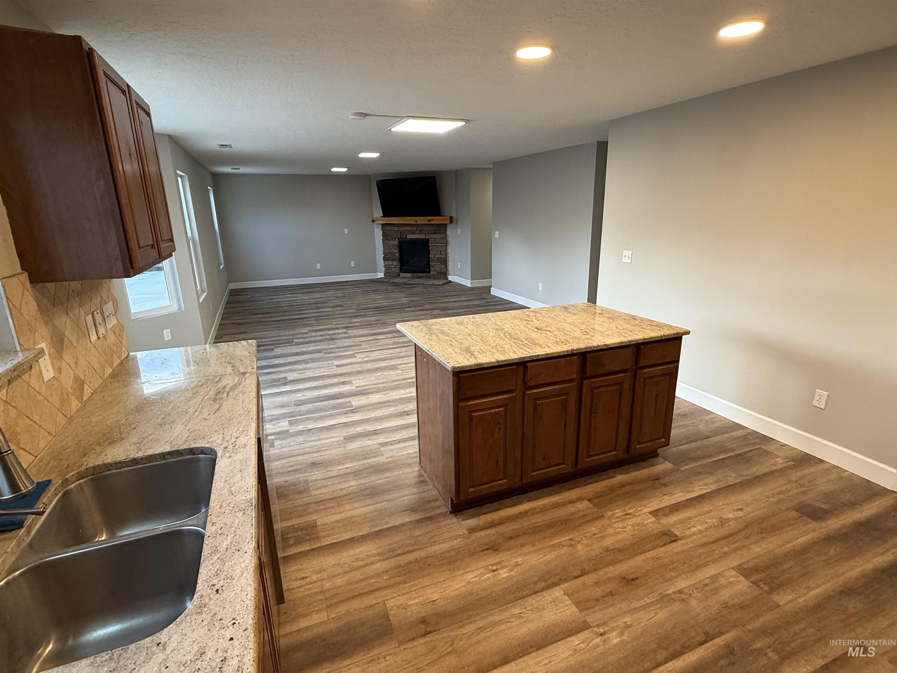 property viewer photo 6