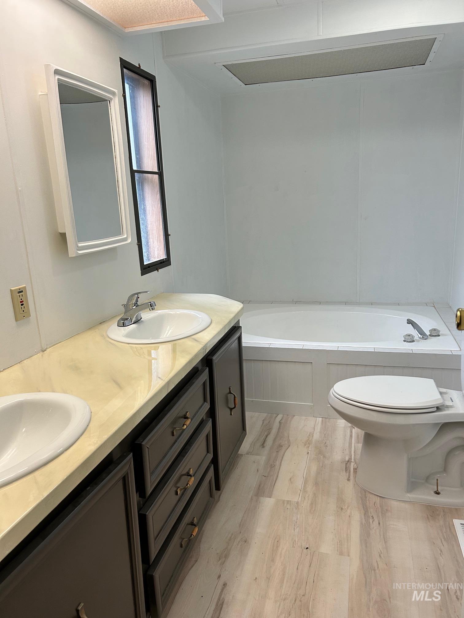 property viewer photo 13