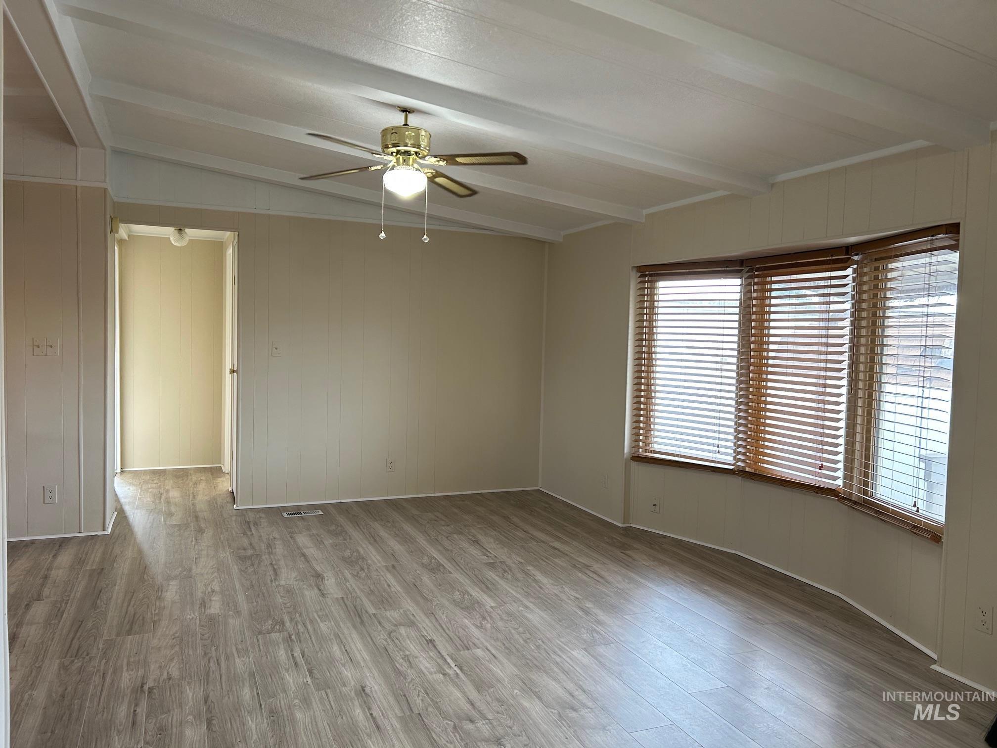 property viewer photo 2