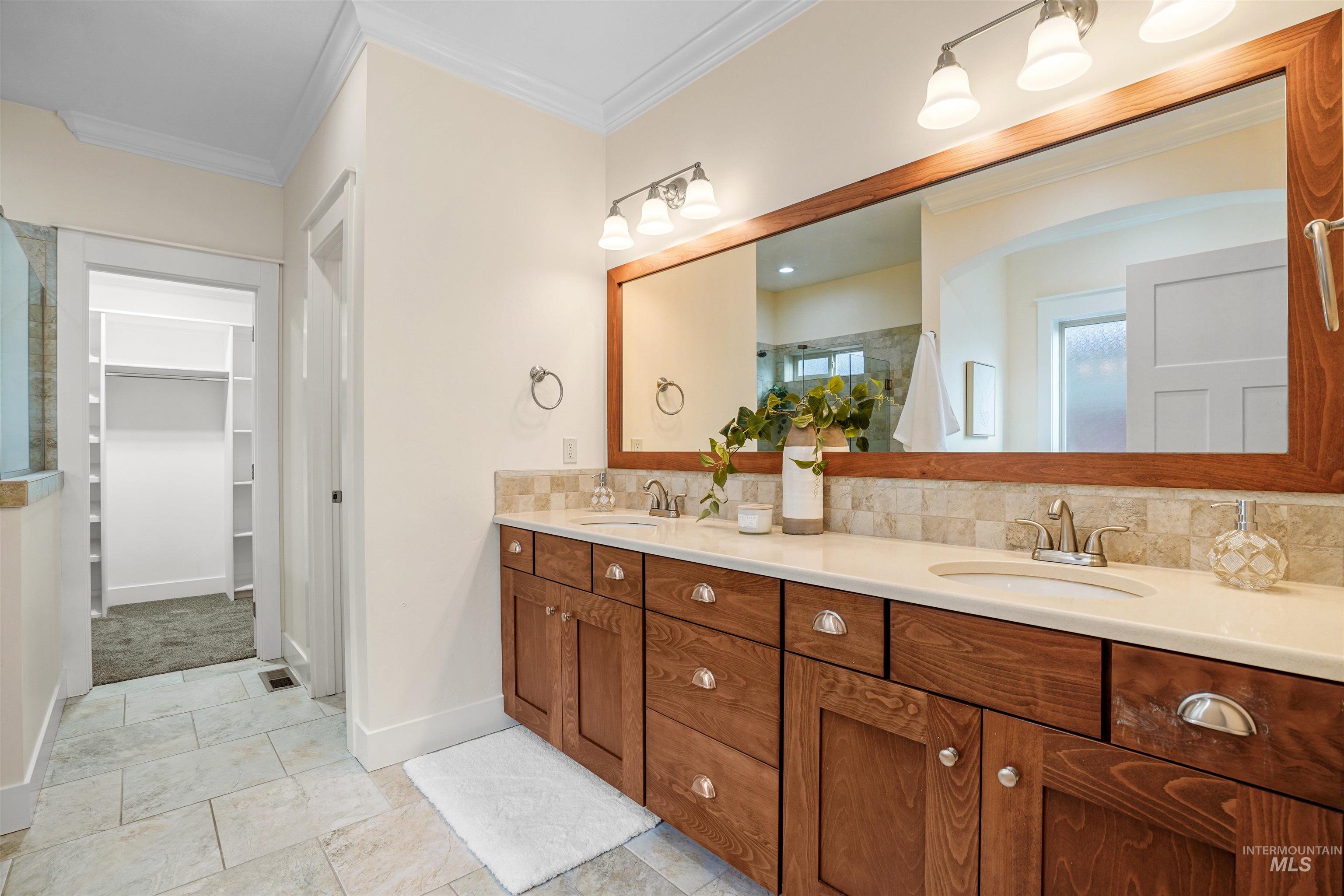 property viewer photo 12