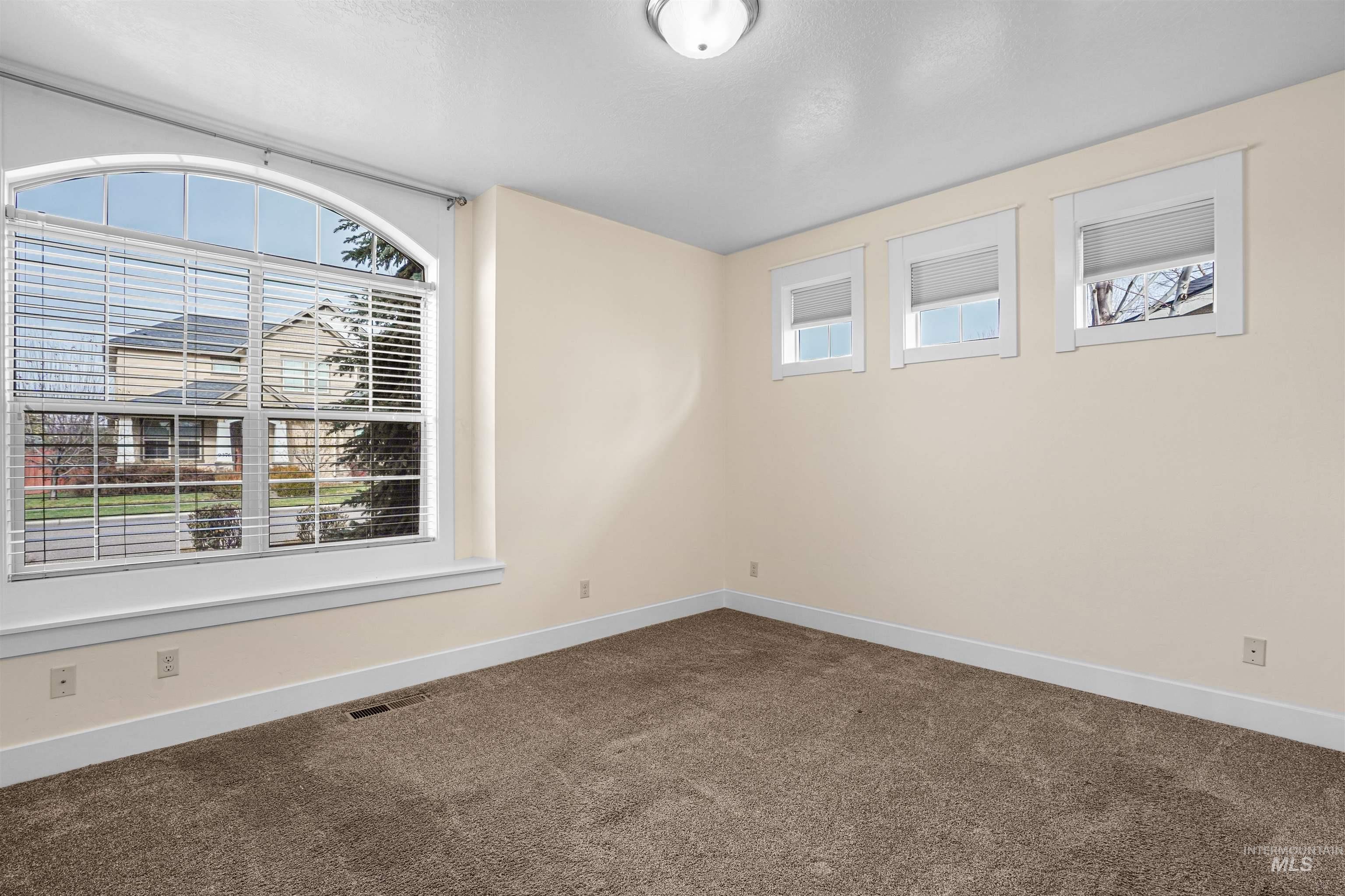 property viewer photo 19