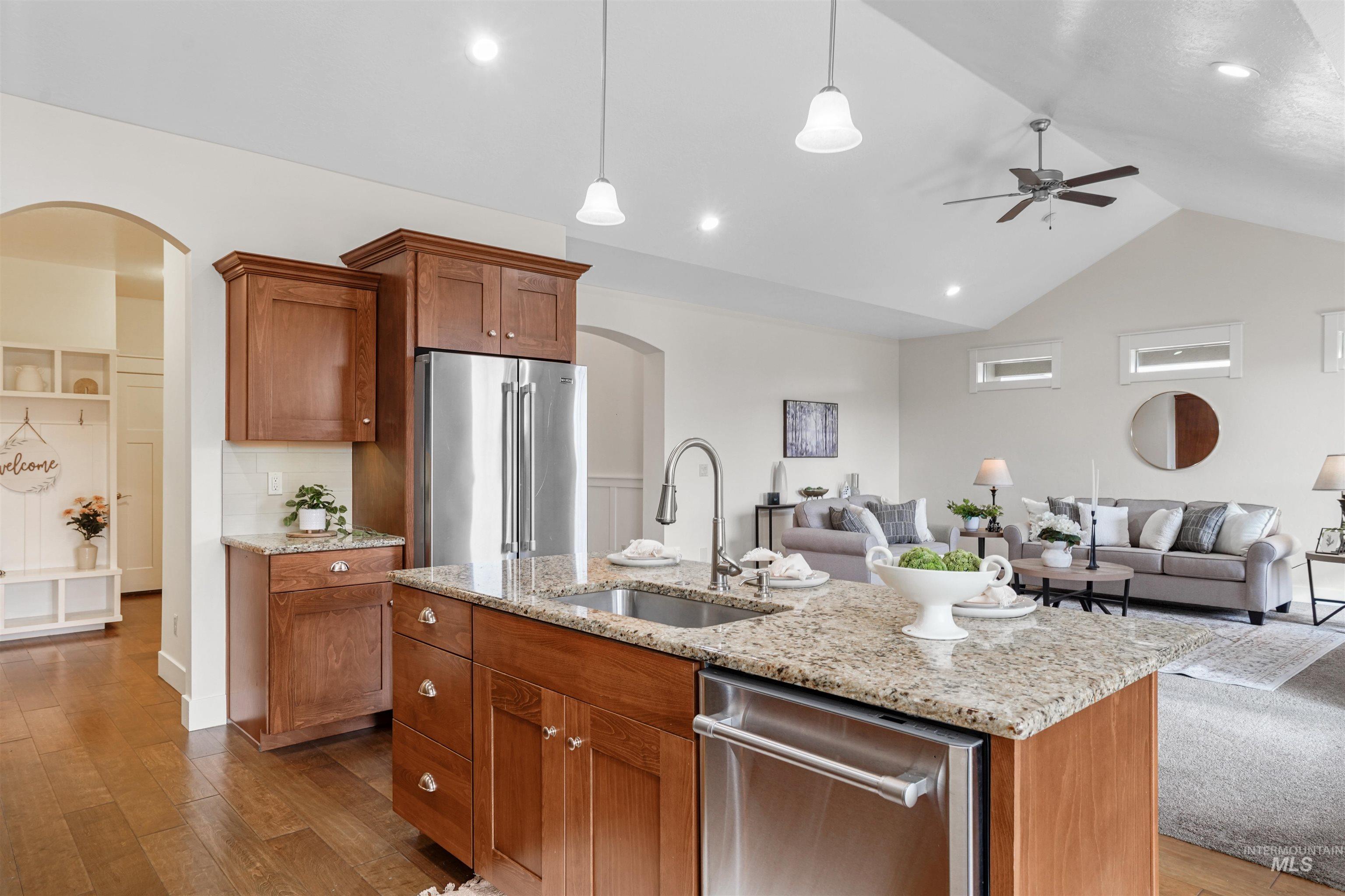 property viewer photo 2