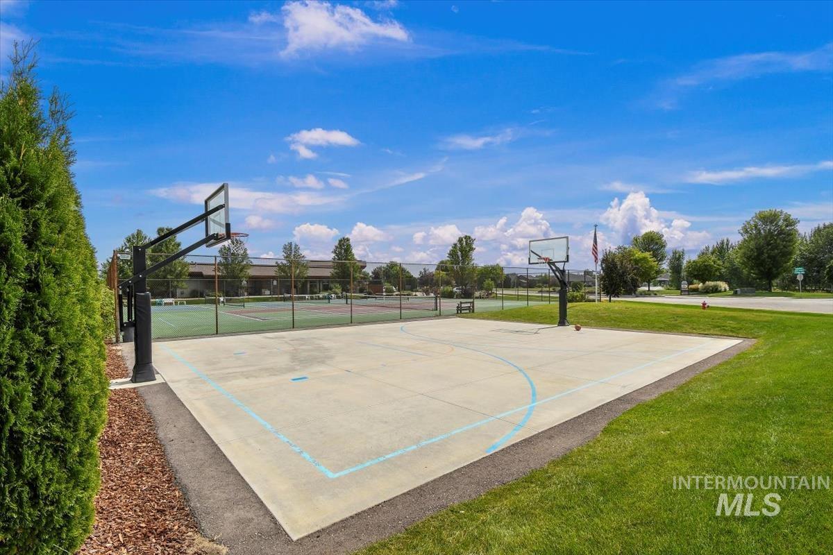 property viewer photo 36