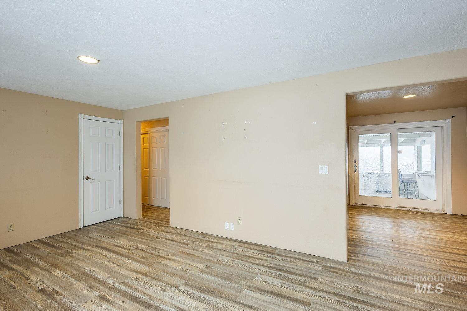 property viewer photo 5