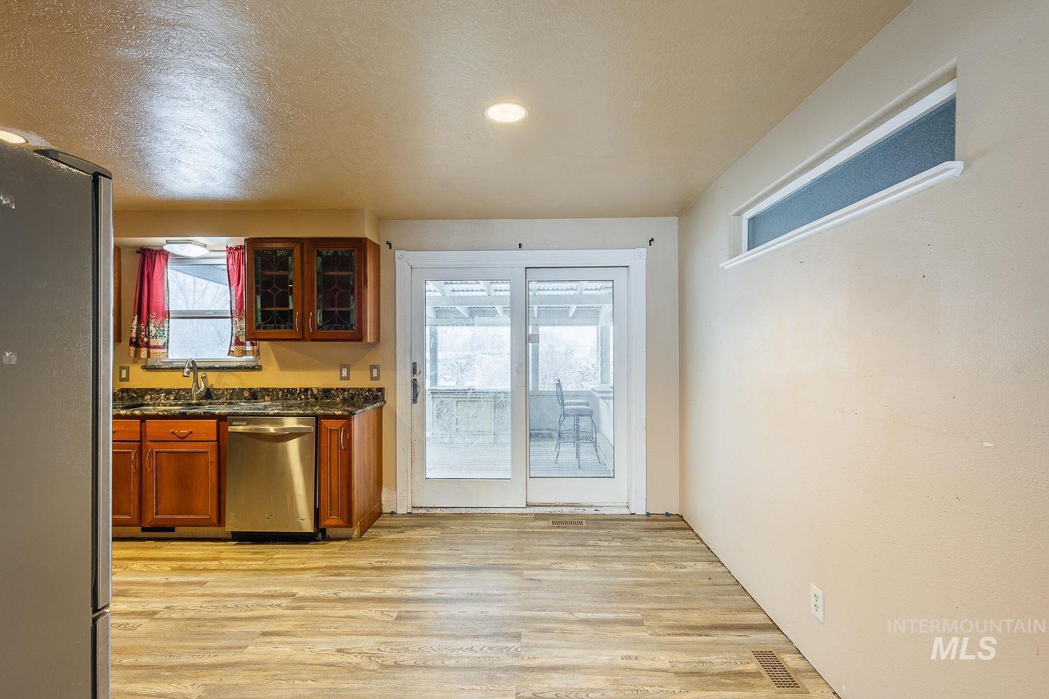 property viewer photo 6