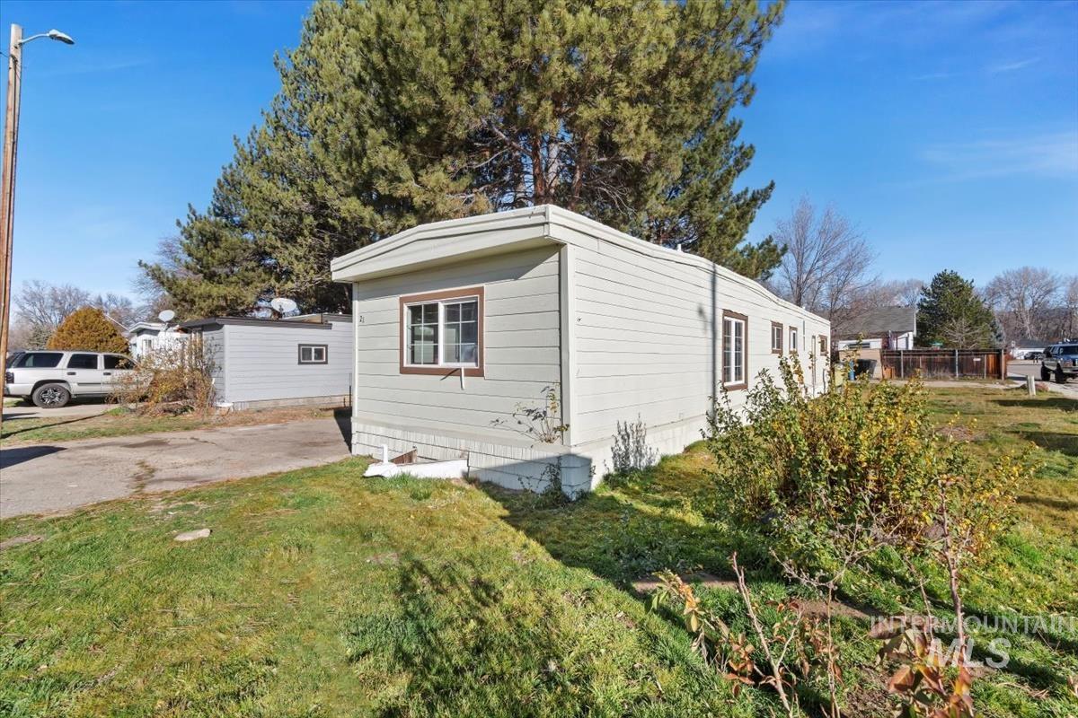 main property photo 28