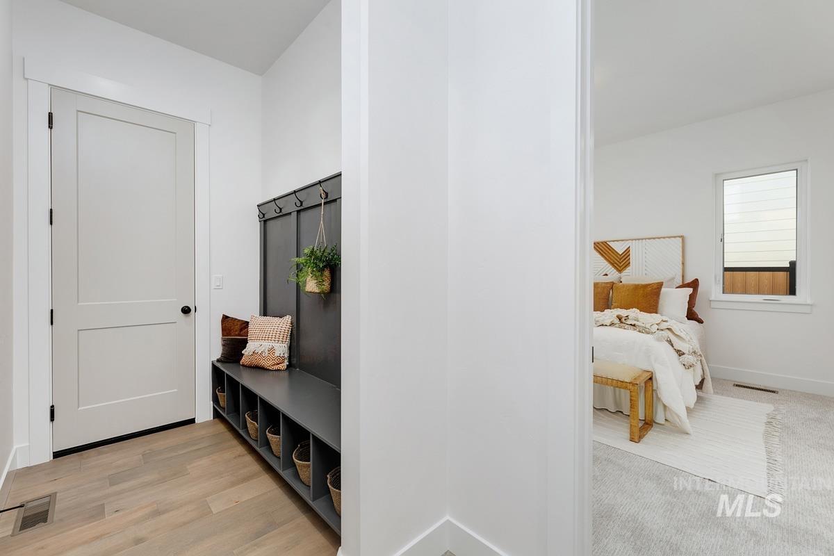 property viewer photo 16