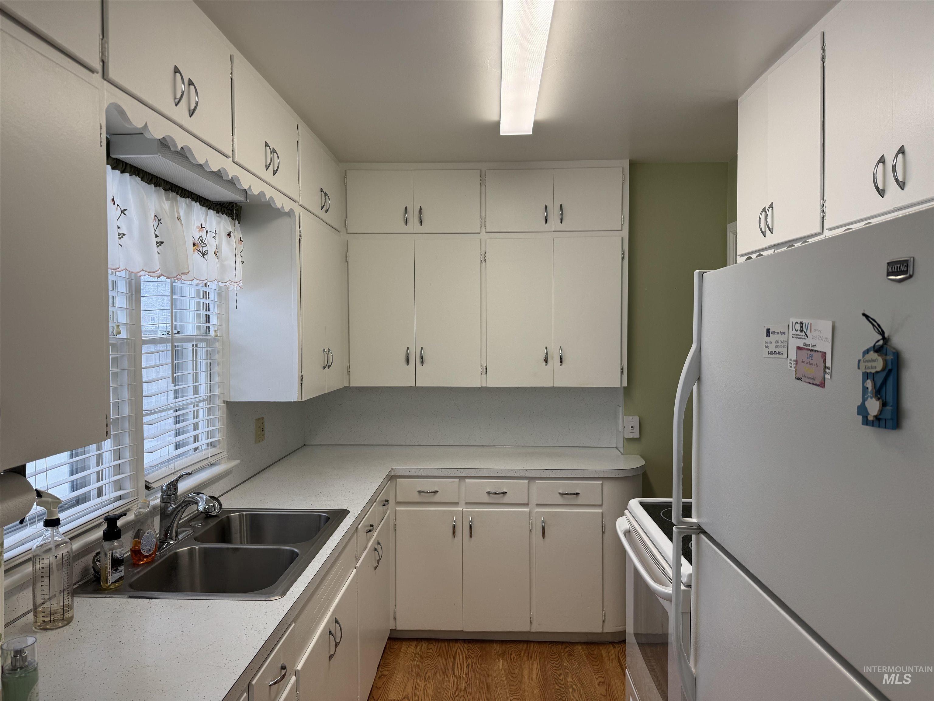 property viewer photo 6