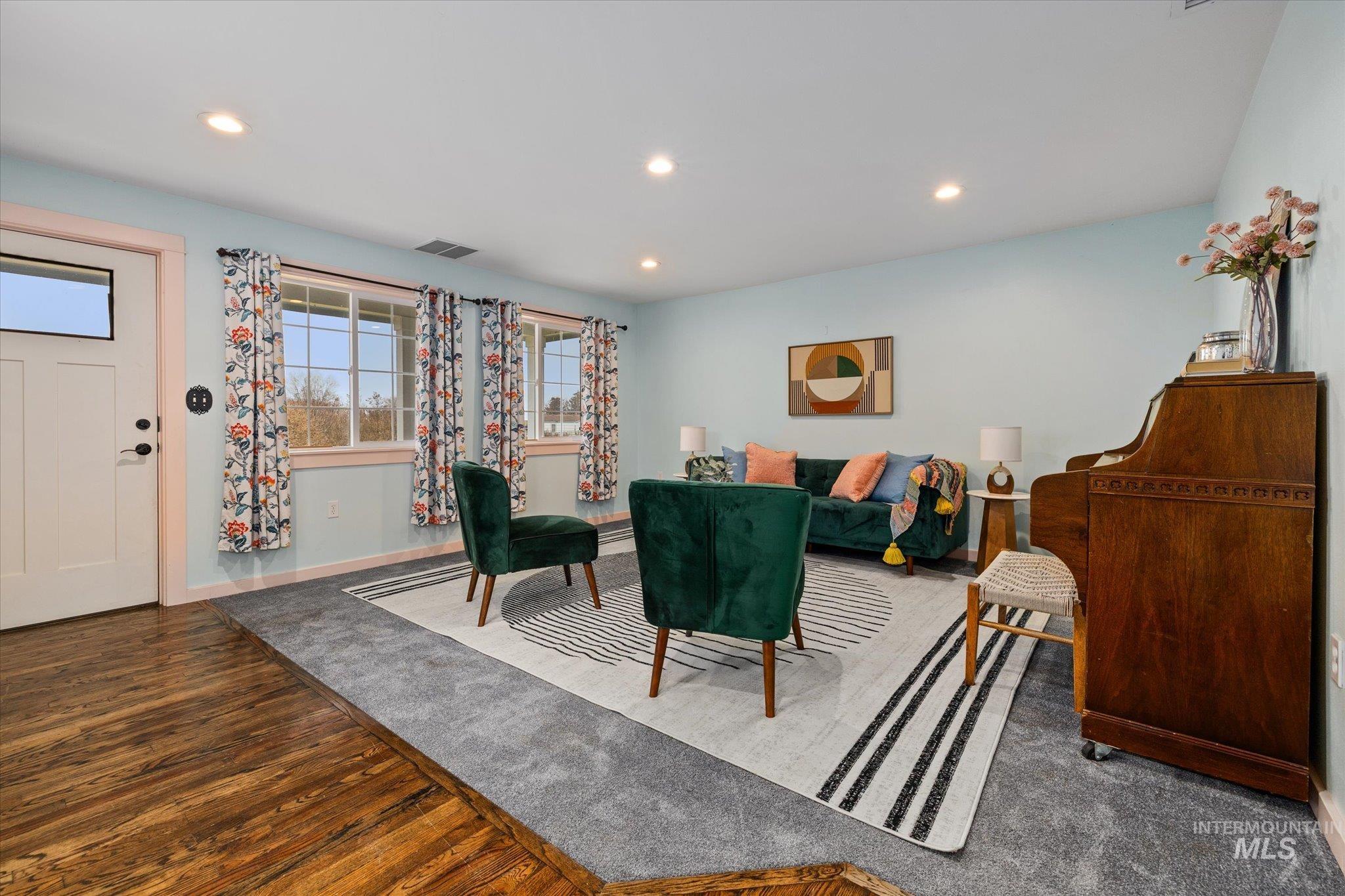 property viewer photo 12