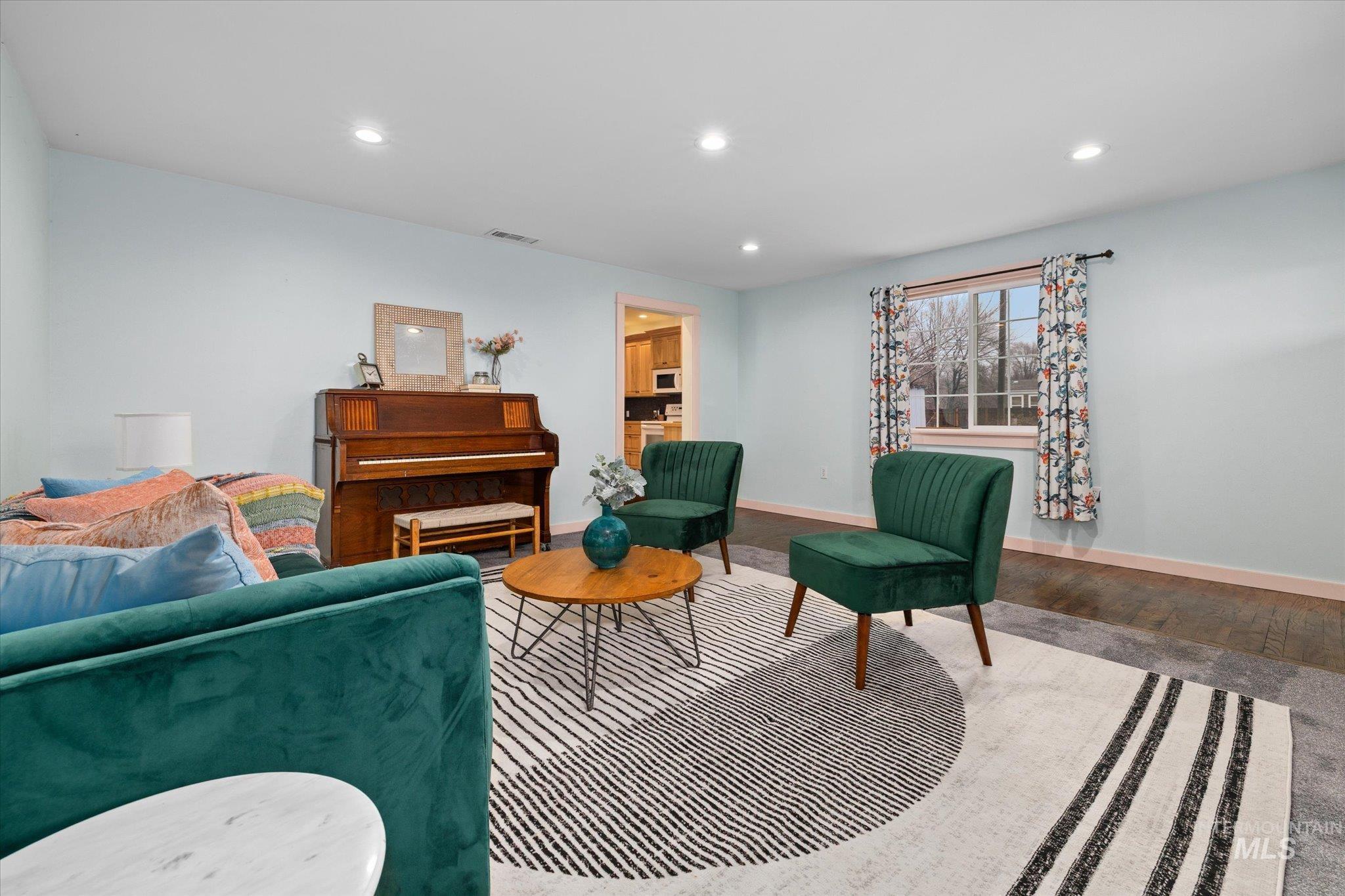 property viewer photo 14