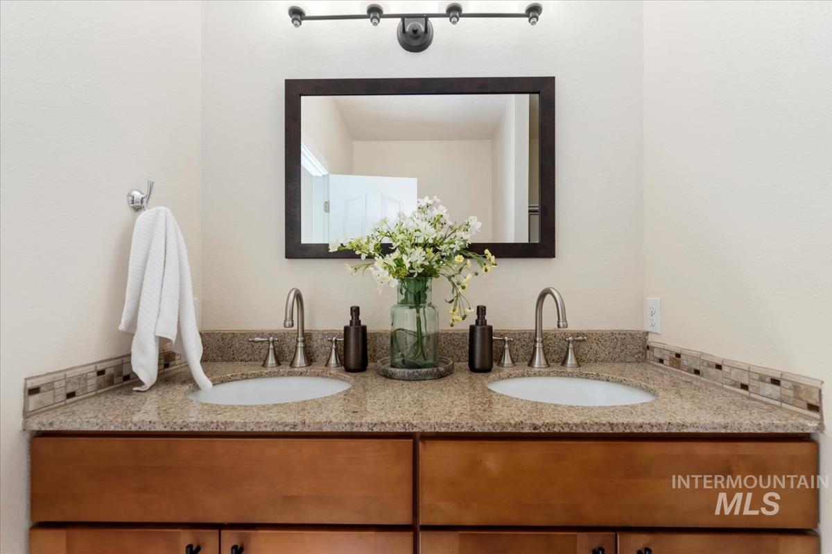 property viewer photo 18