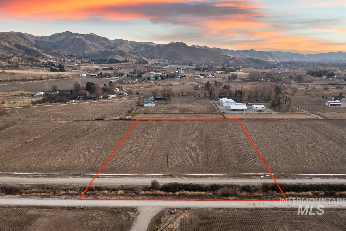 main property photo 37