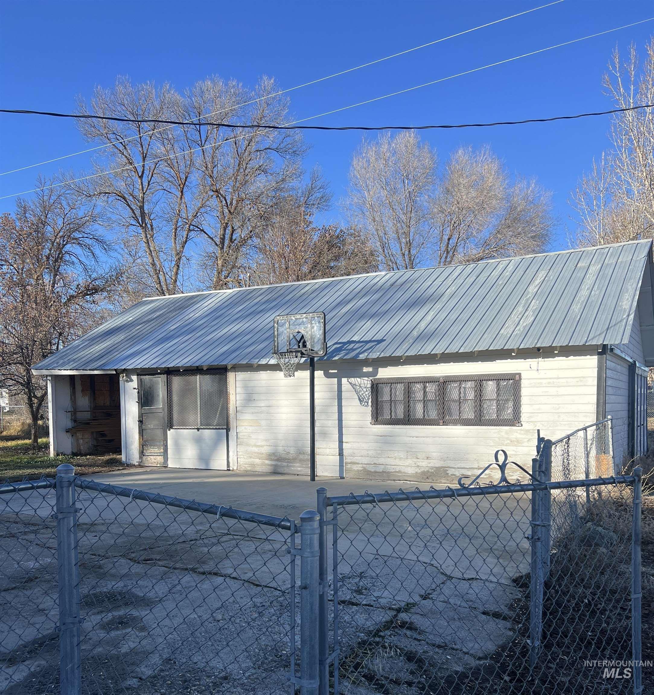 main property photo 36