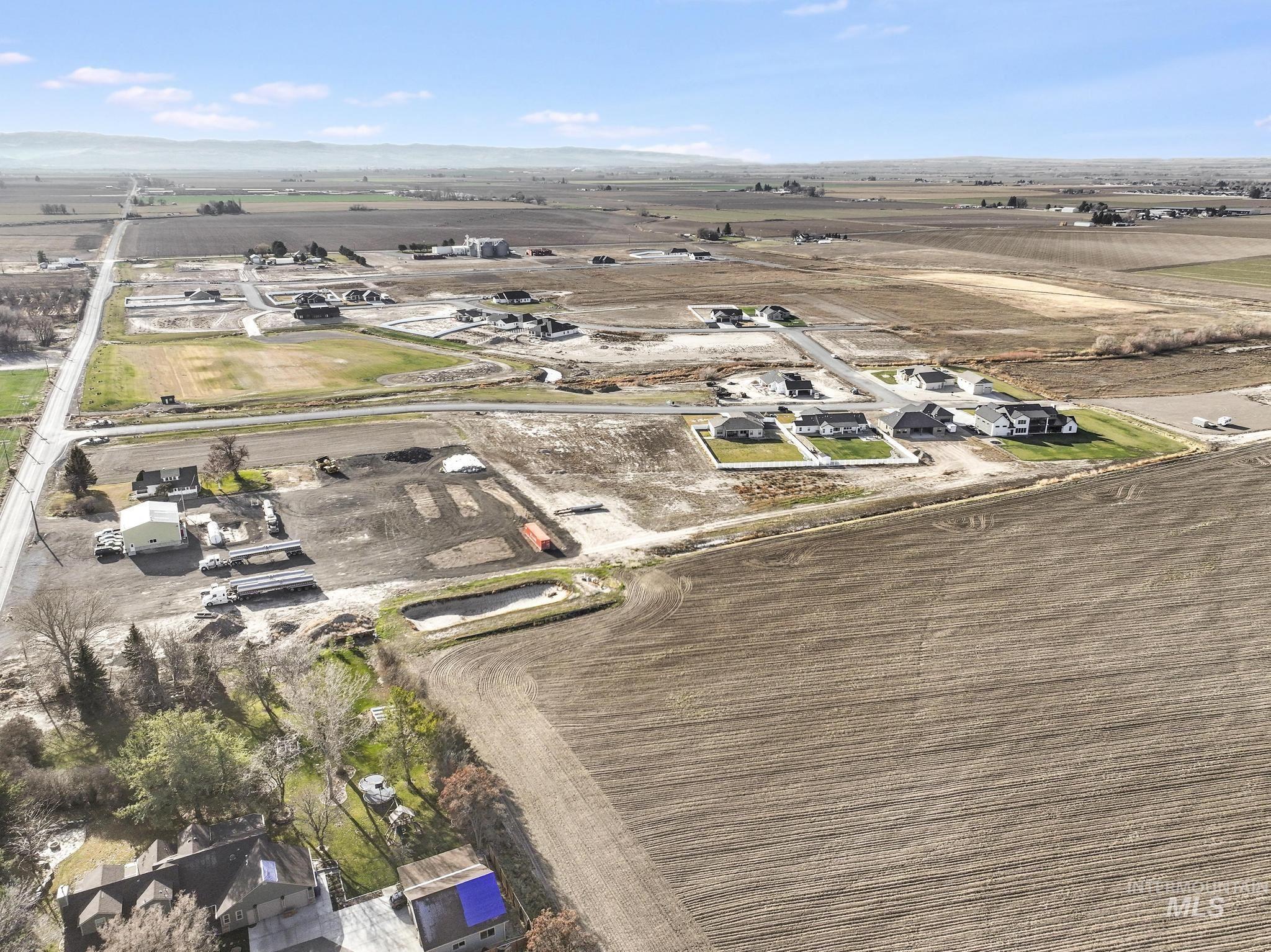 main property photo 11