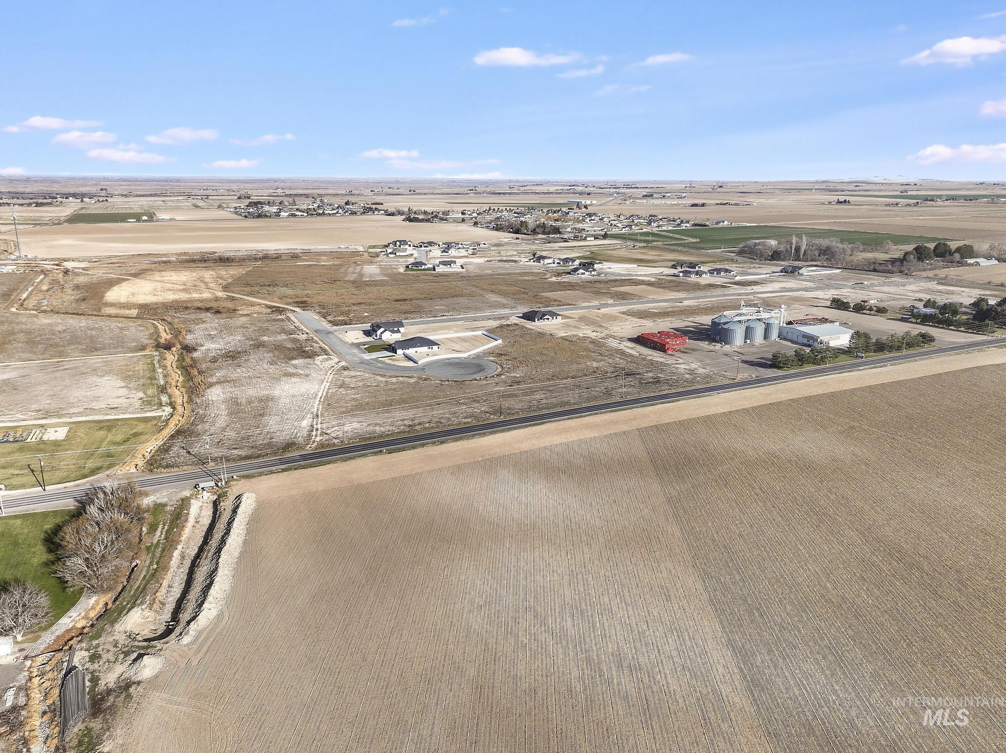 main property photo 18