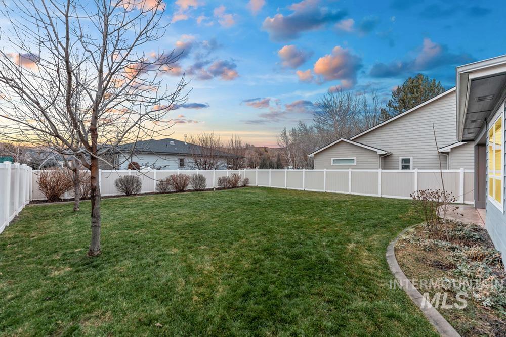 property viewer photo 18