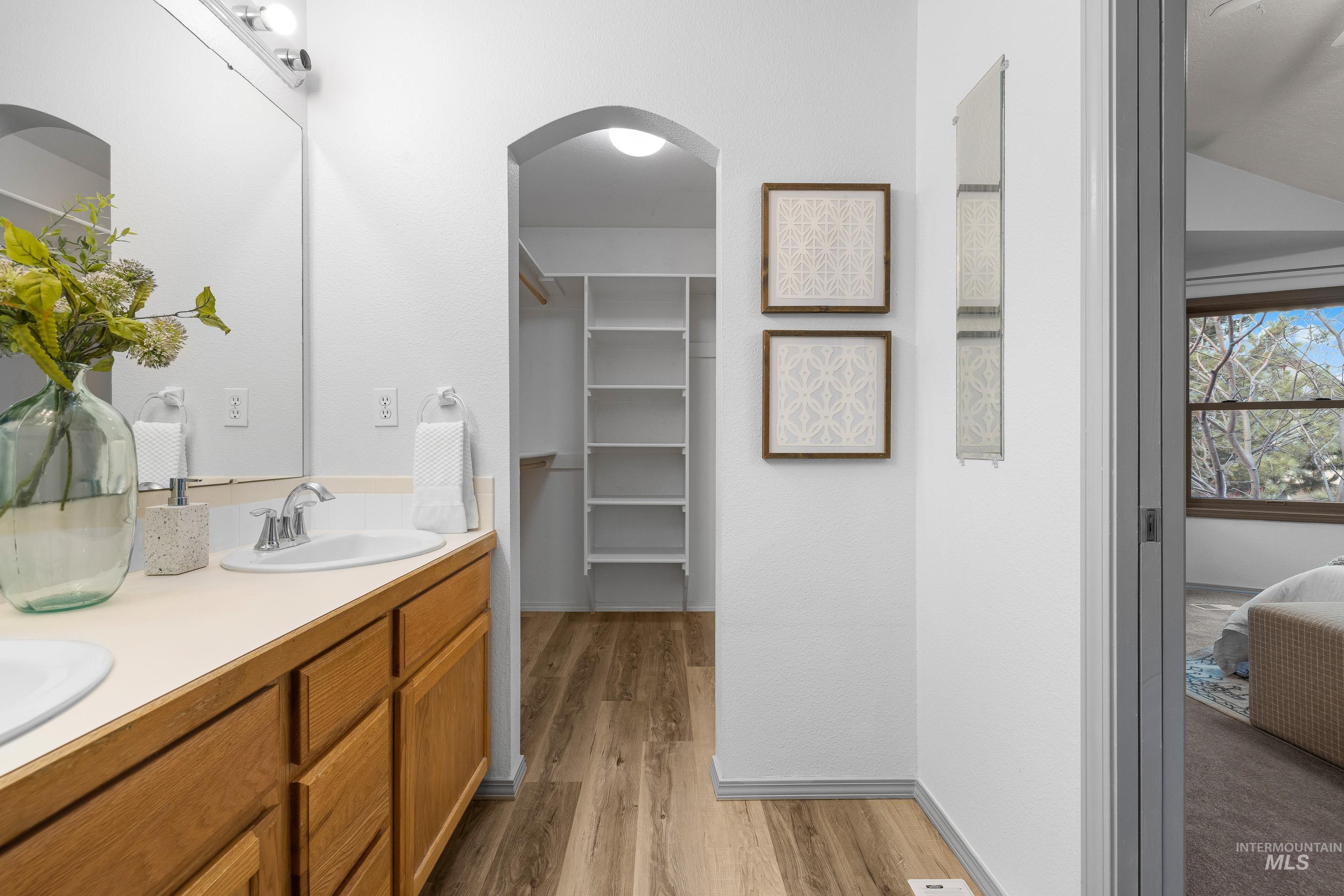 property viewer photo 20