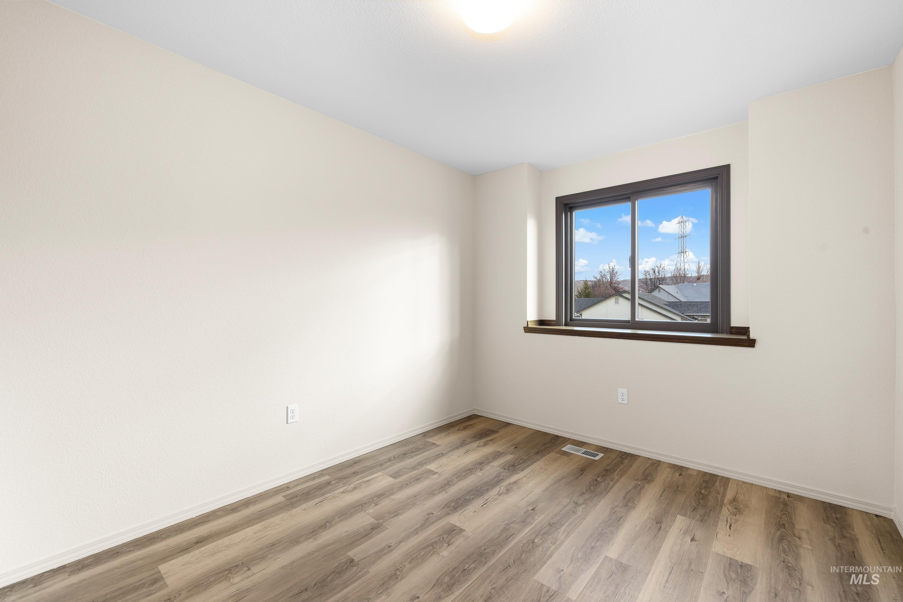 property viewer photo 23
