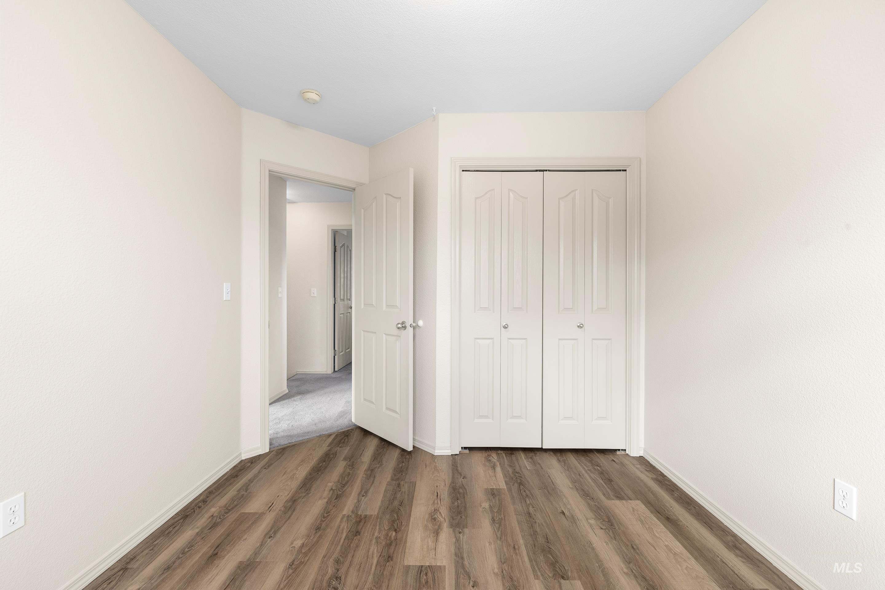 property viewer photo 24