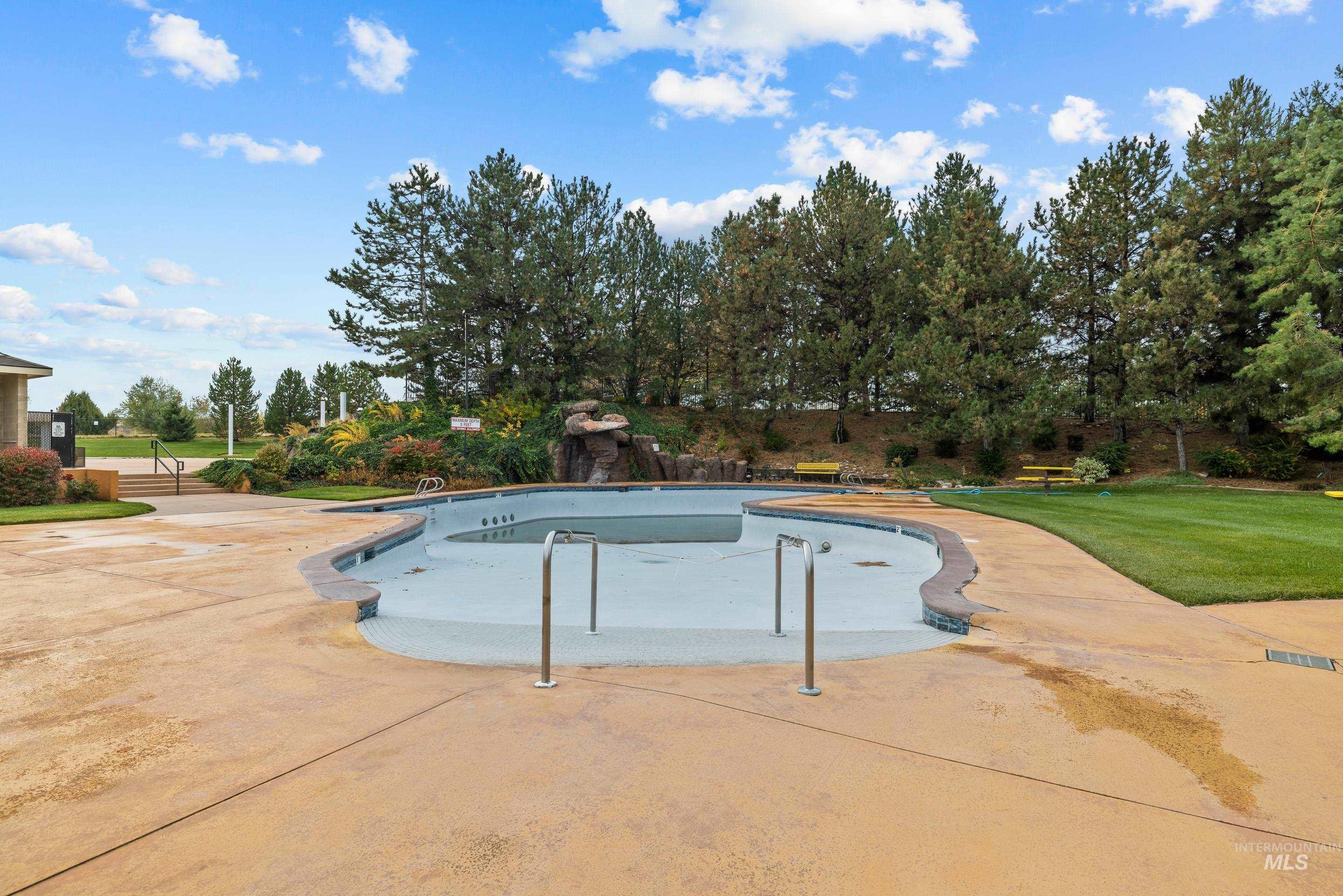 property viewer photo 40