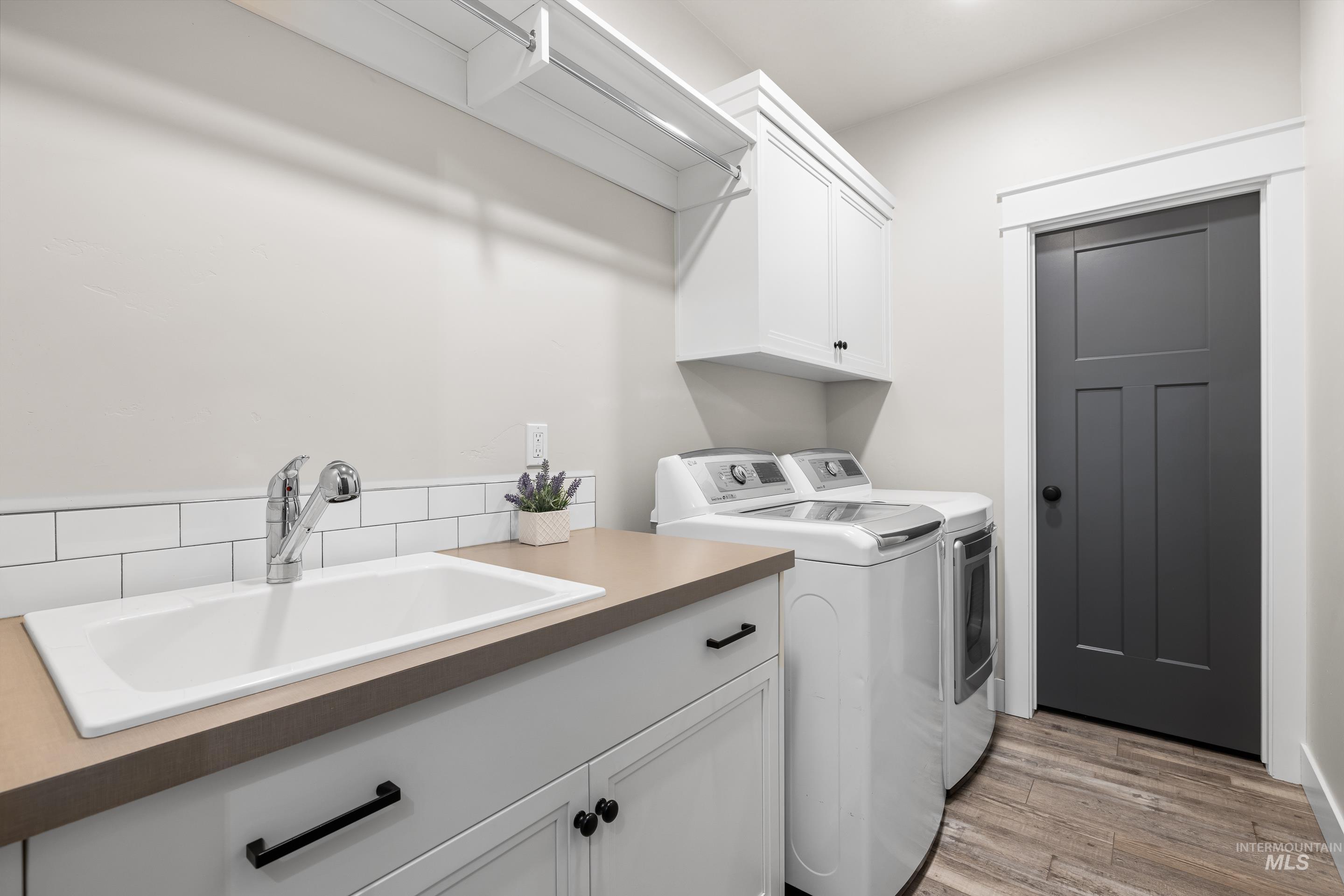 property viewer photo 25