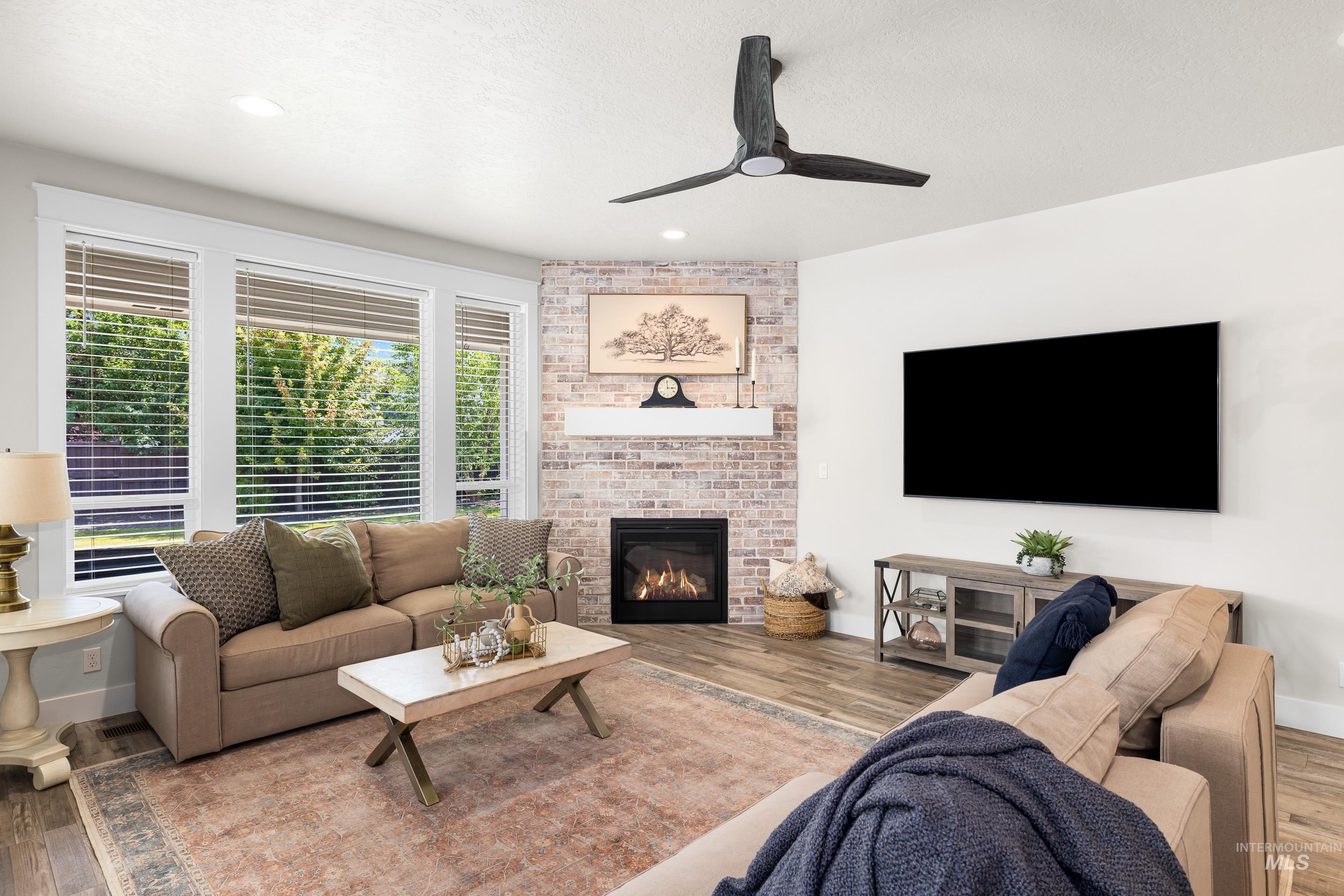 property viewer photo 3