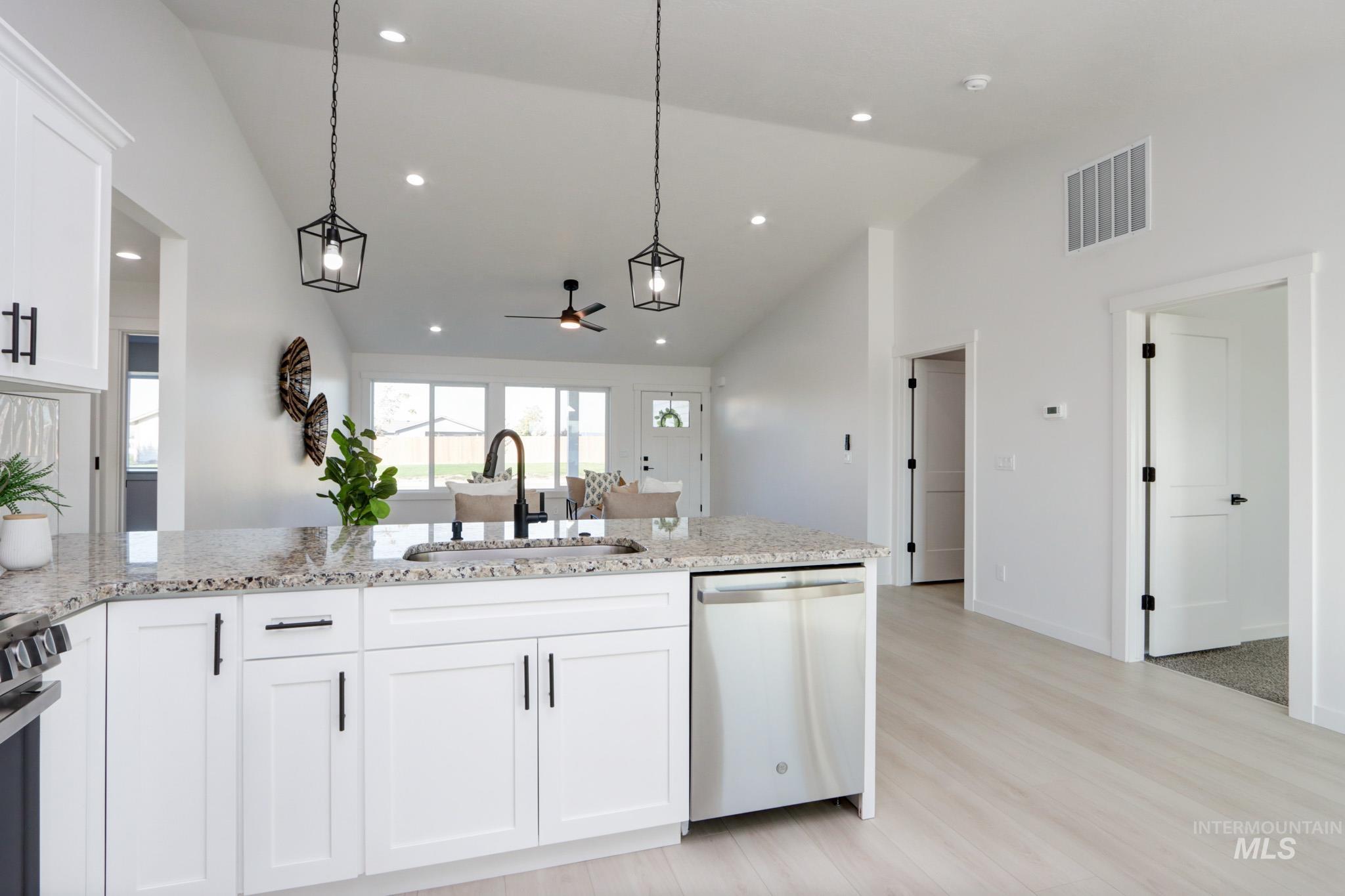 property viewer photo 12