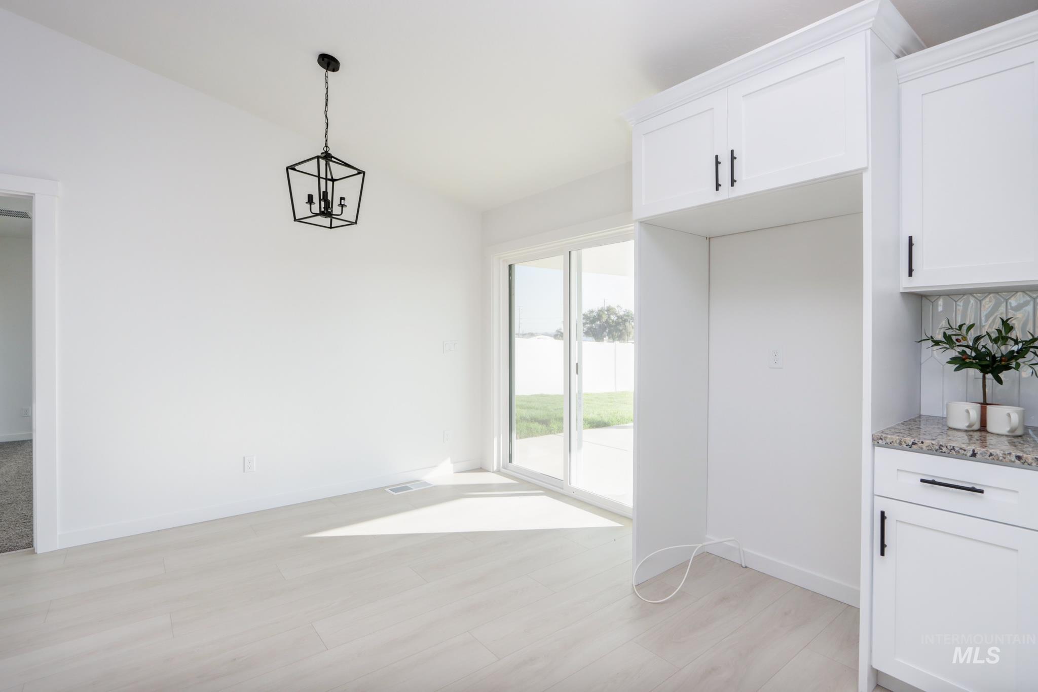 property viewer photo 24