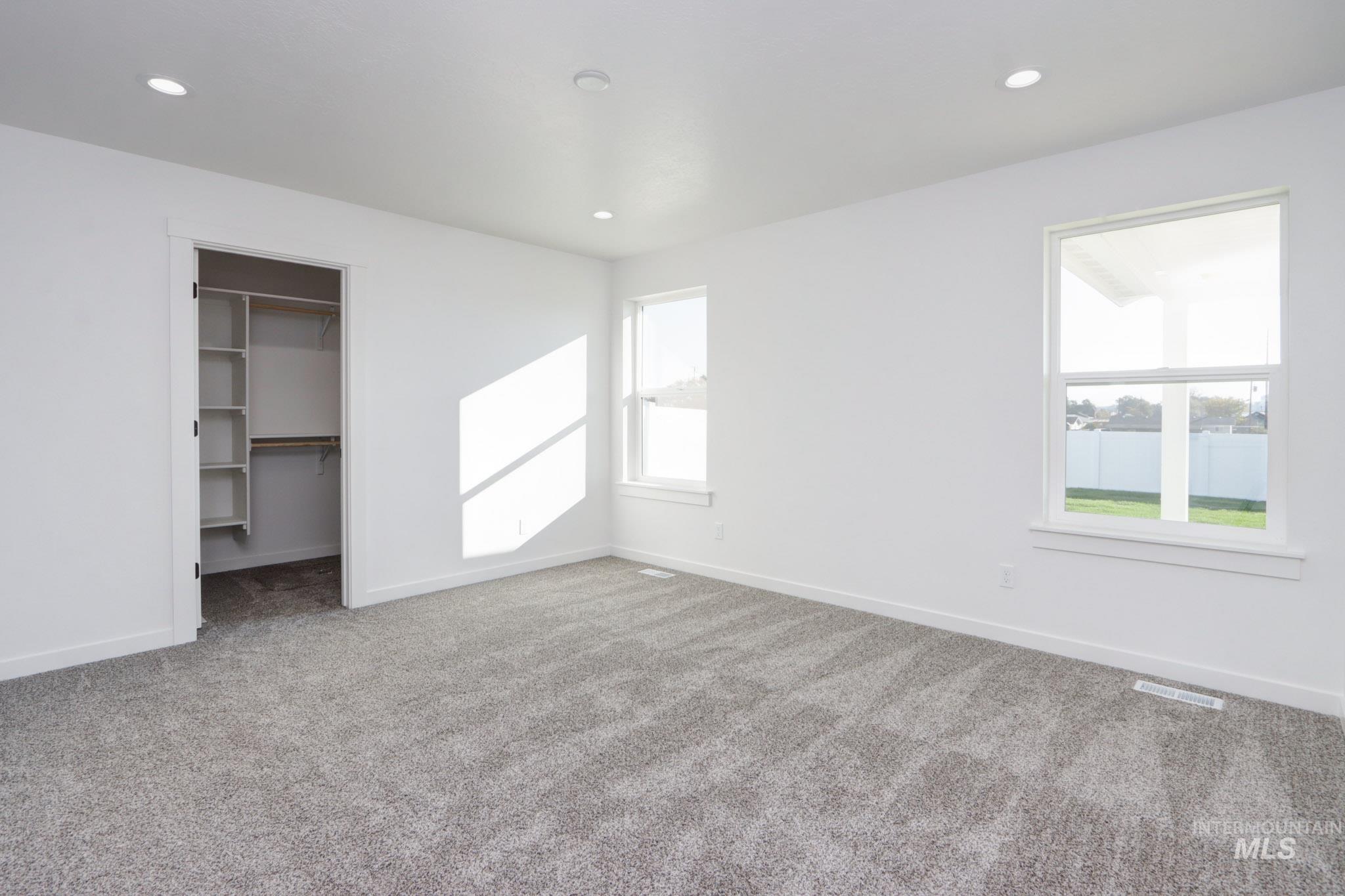 property viewer photo 25