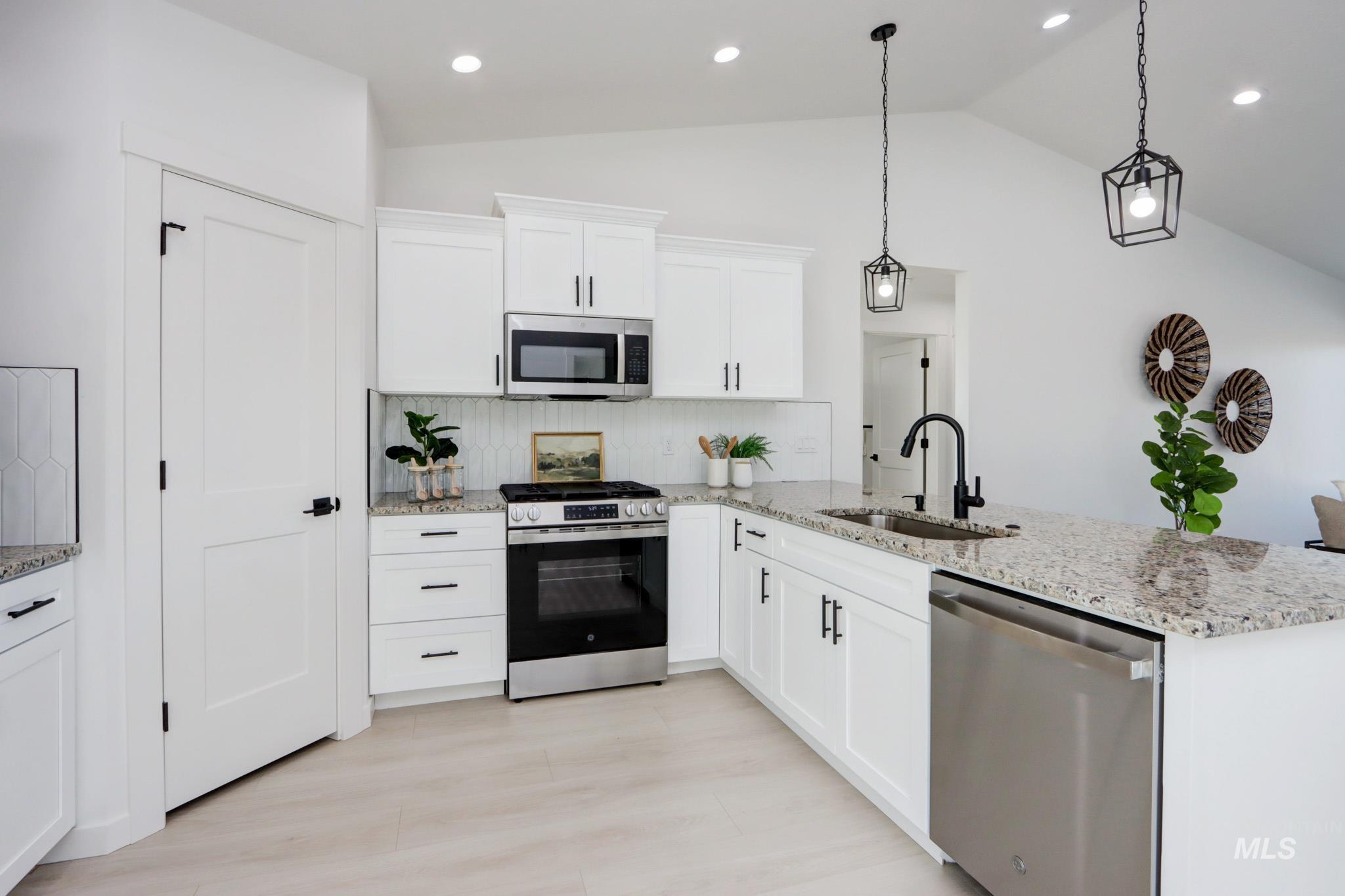 property viewer photo 9