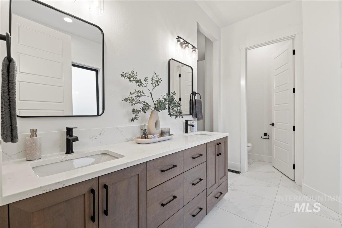 property viewer photo 26