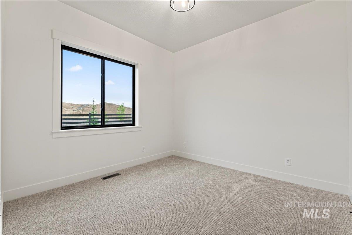 property viewer photo 35
