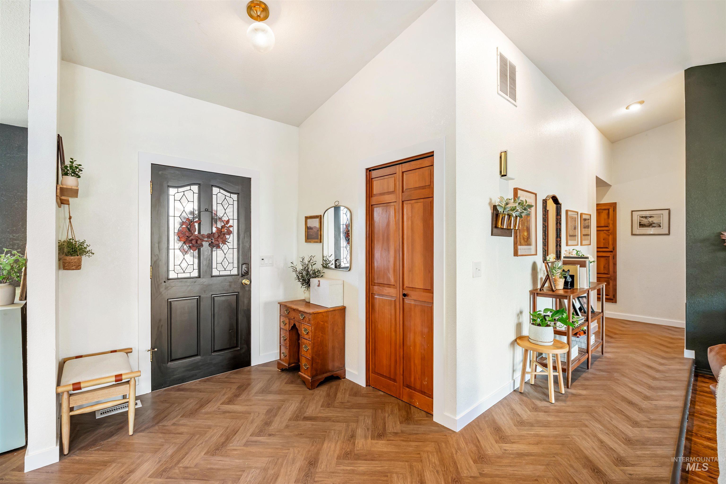 property viewer photo 1