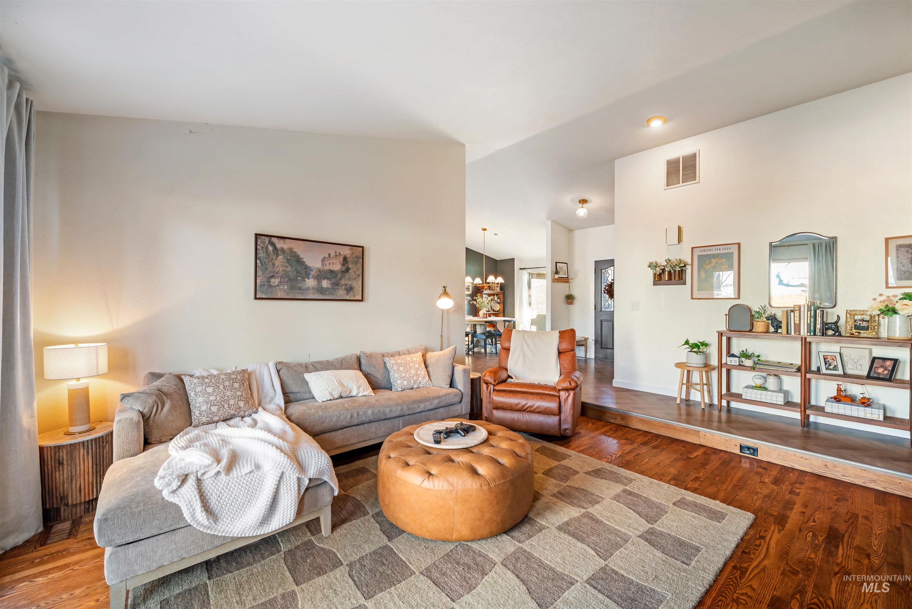 property viewer photo 12