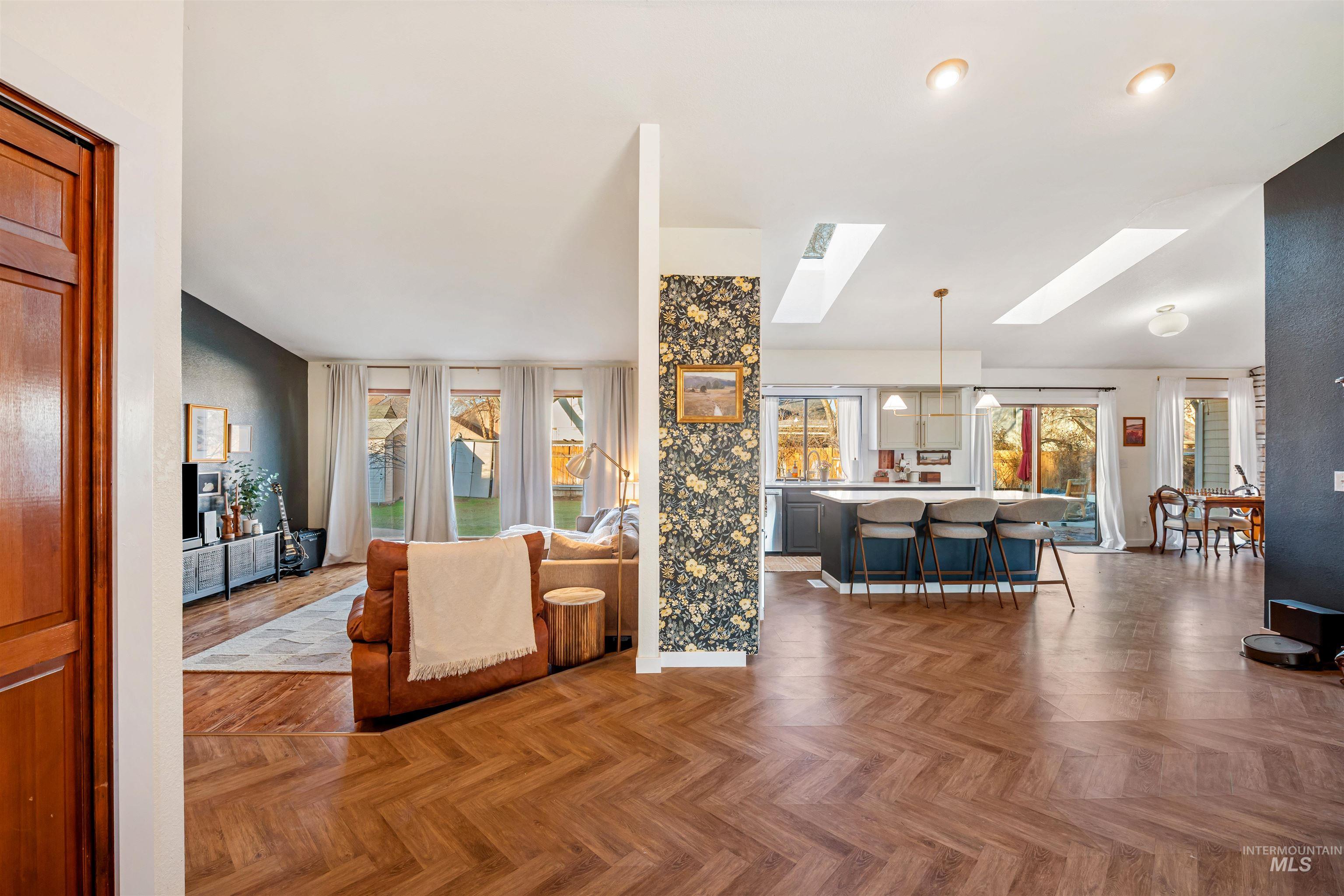property viewer photo 2