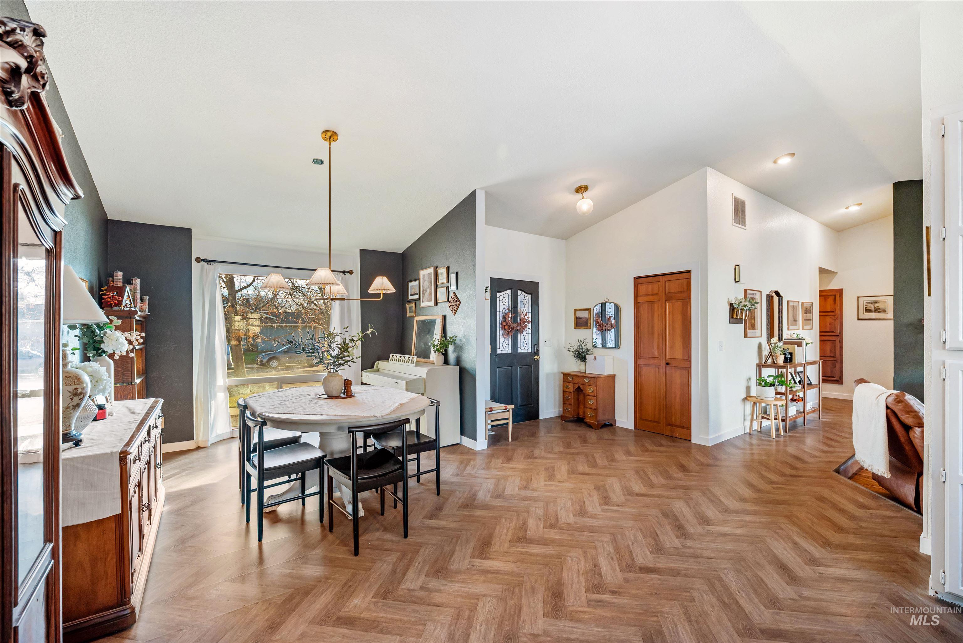 property viewer photo 24