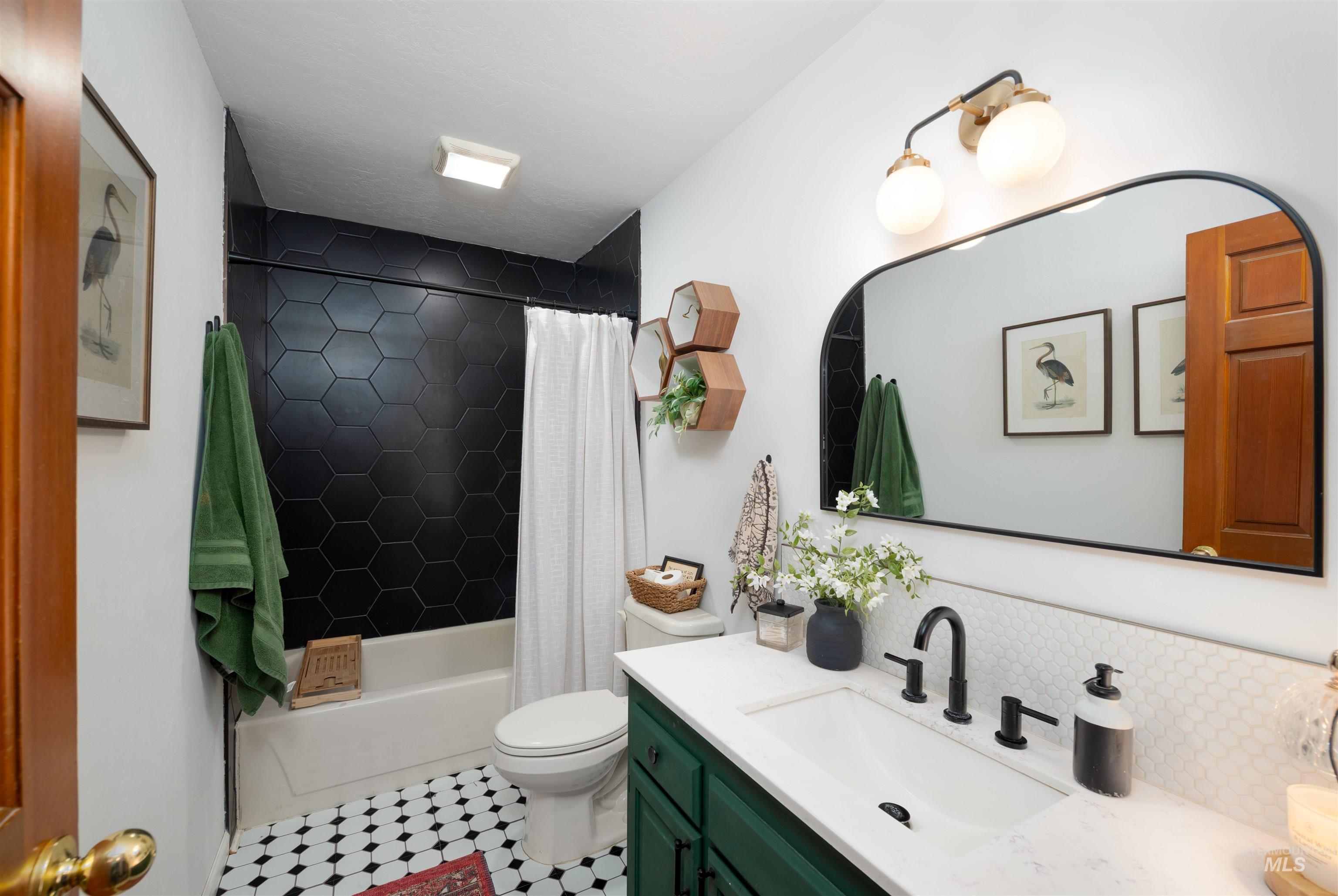 property viewer photo 25