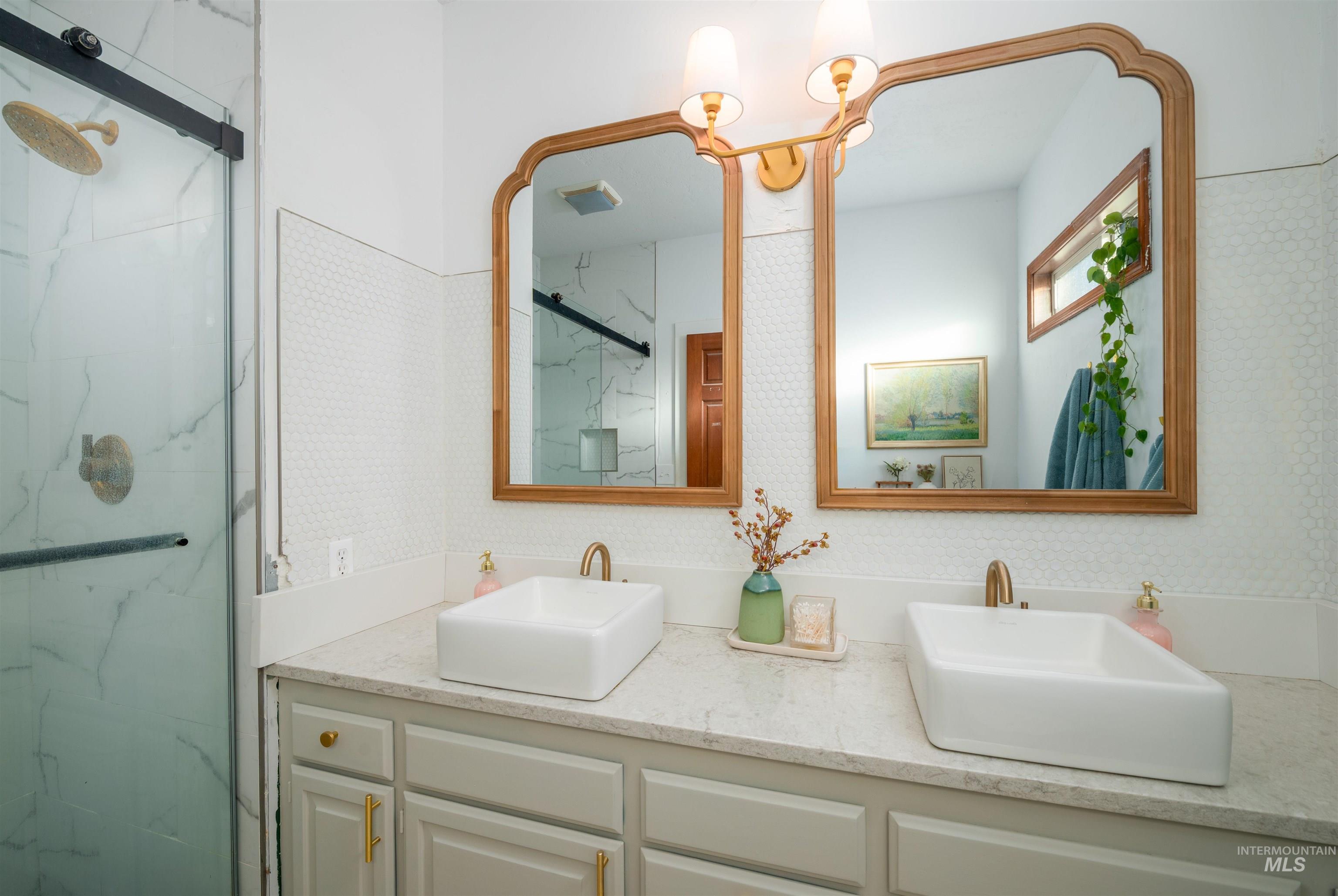 property viewer photo 30