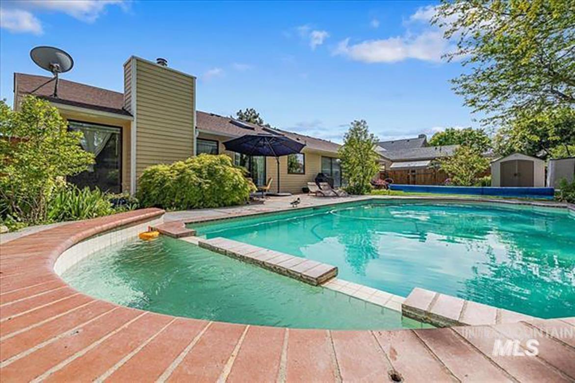 property viewer photo 45