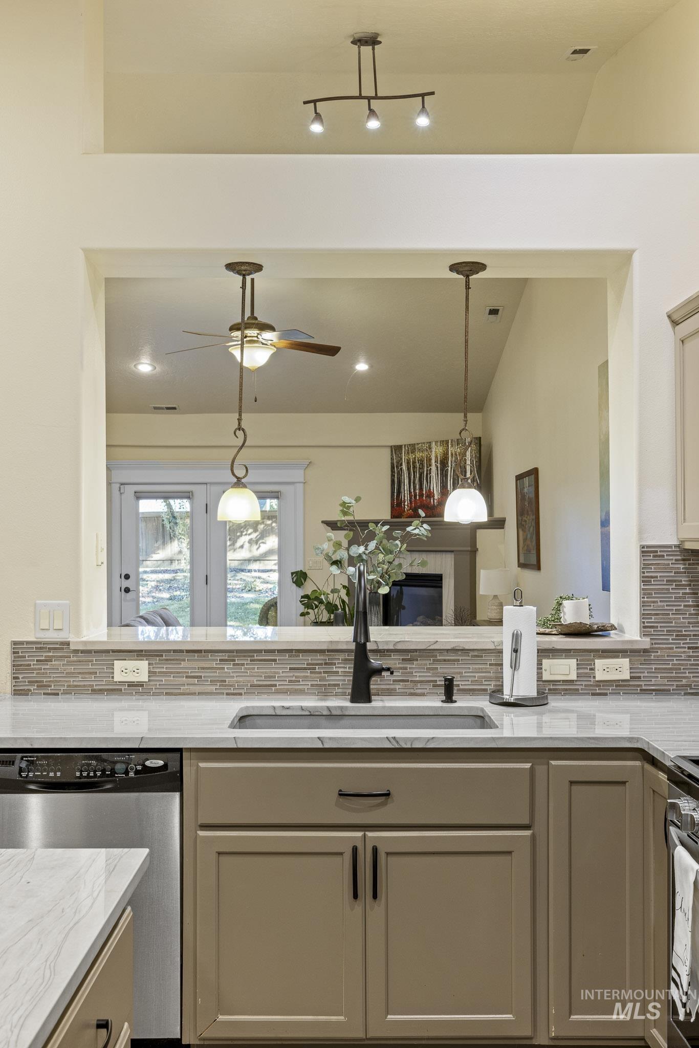 property viewer photo 15