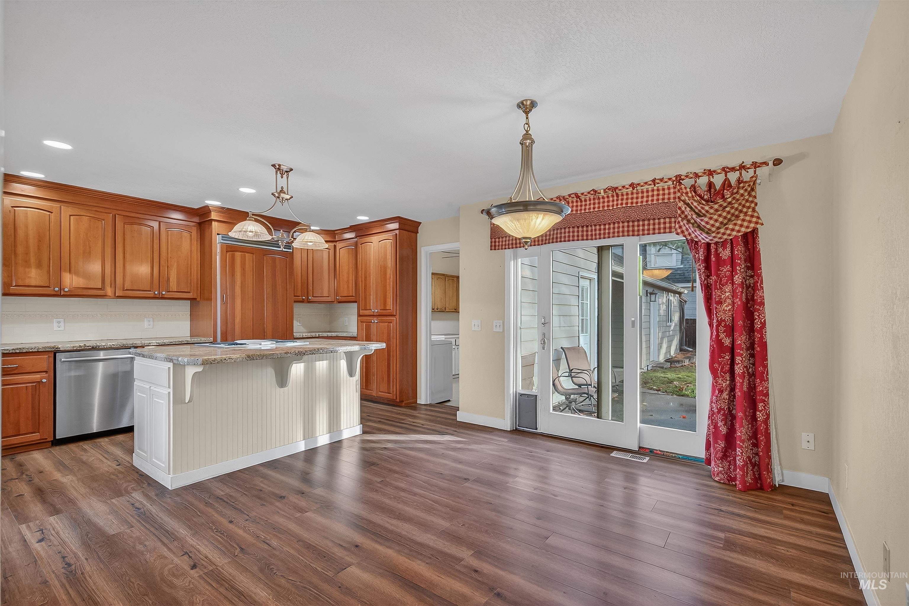 property viewer photo 7