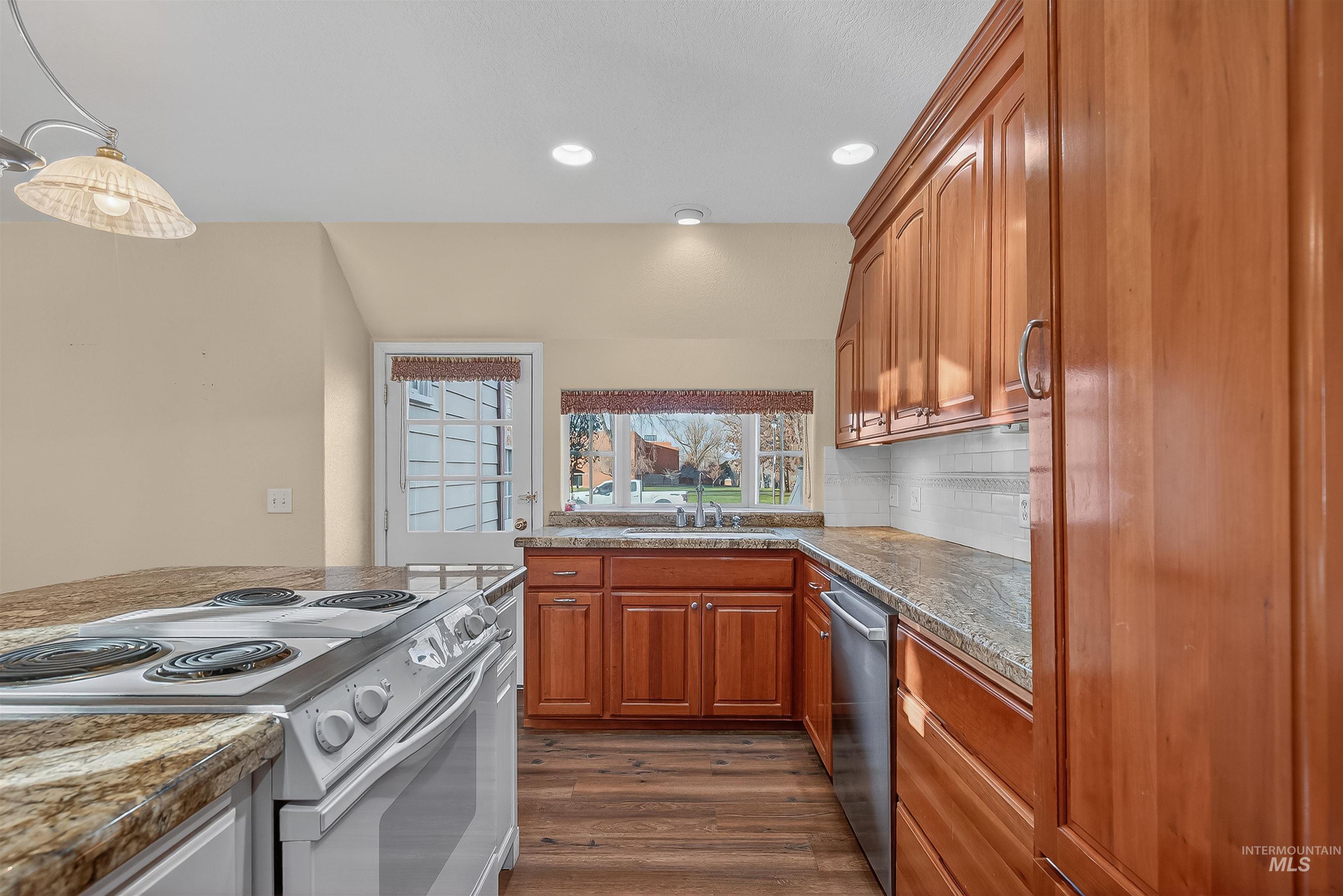 property viewer photo 8