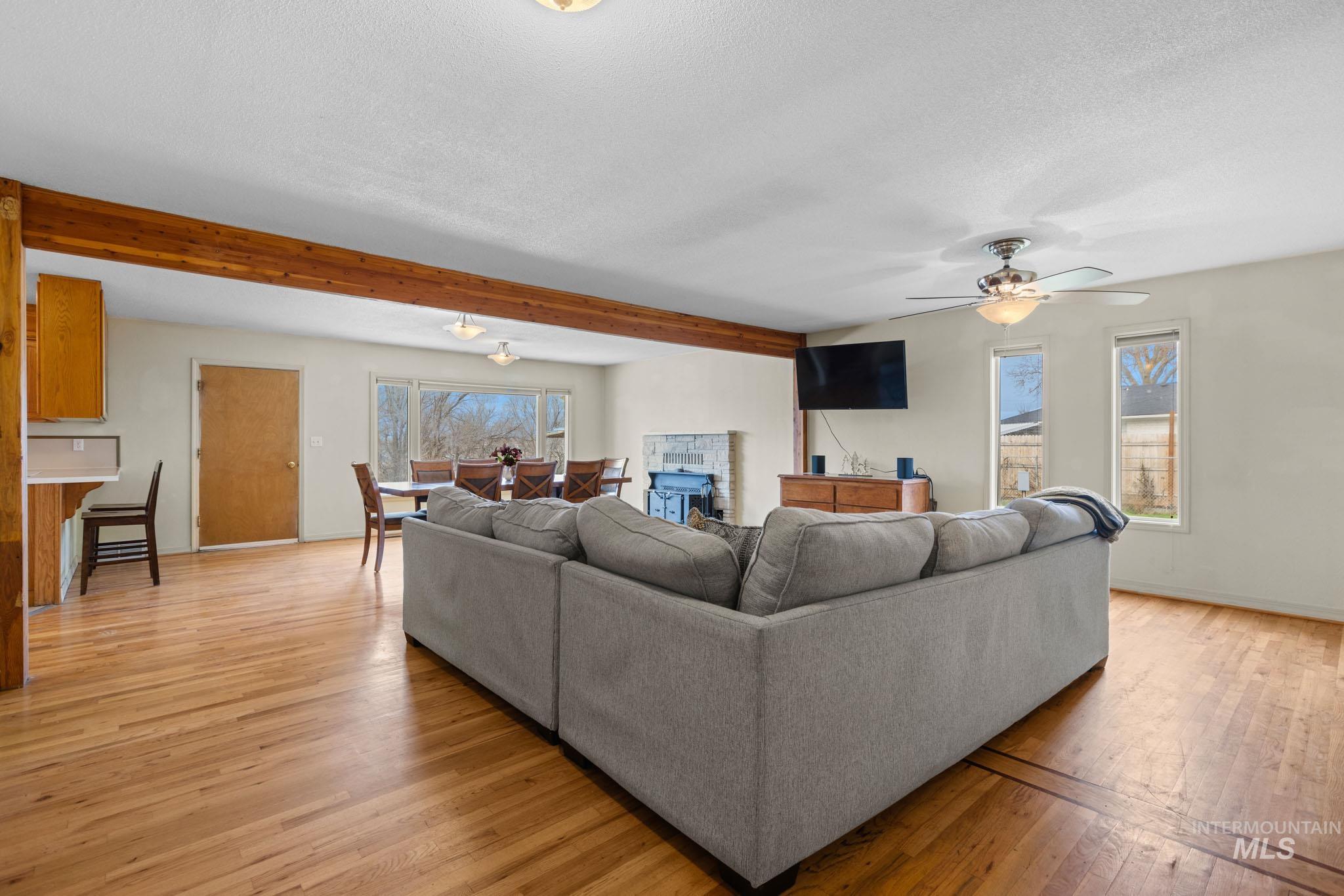 property viewer photo 18